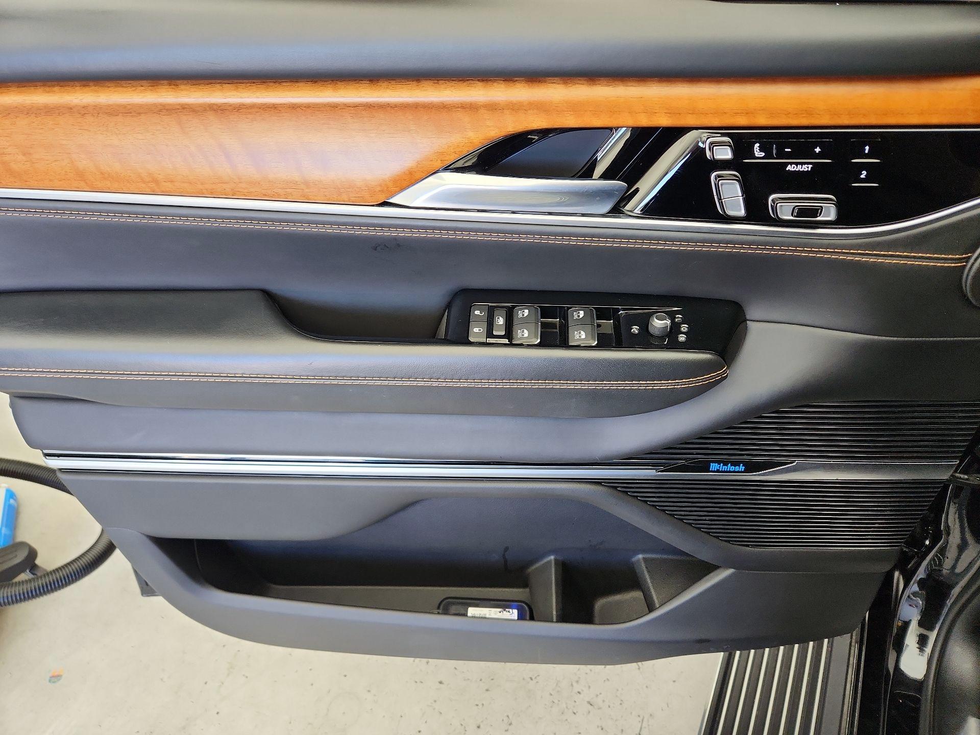 Thumbnail: 2022 Jeep Grand Wagoneer - 12
