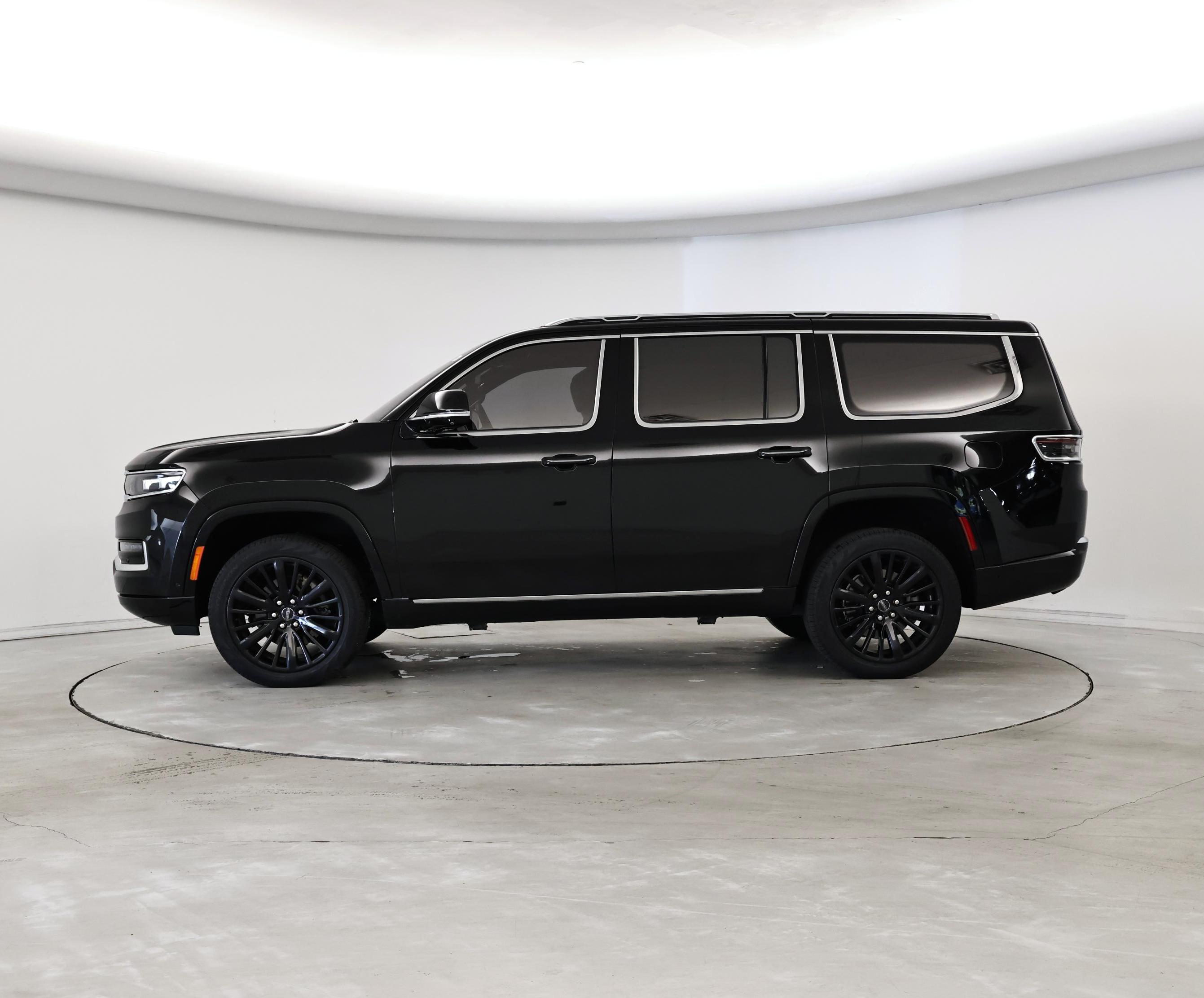Thumbnail: 2022 Jeep Grand Wagoneer - 3