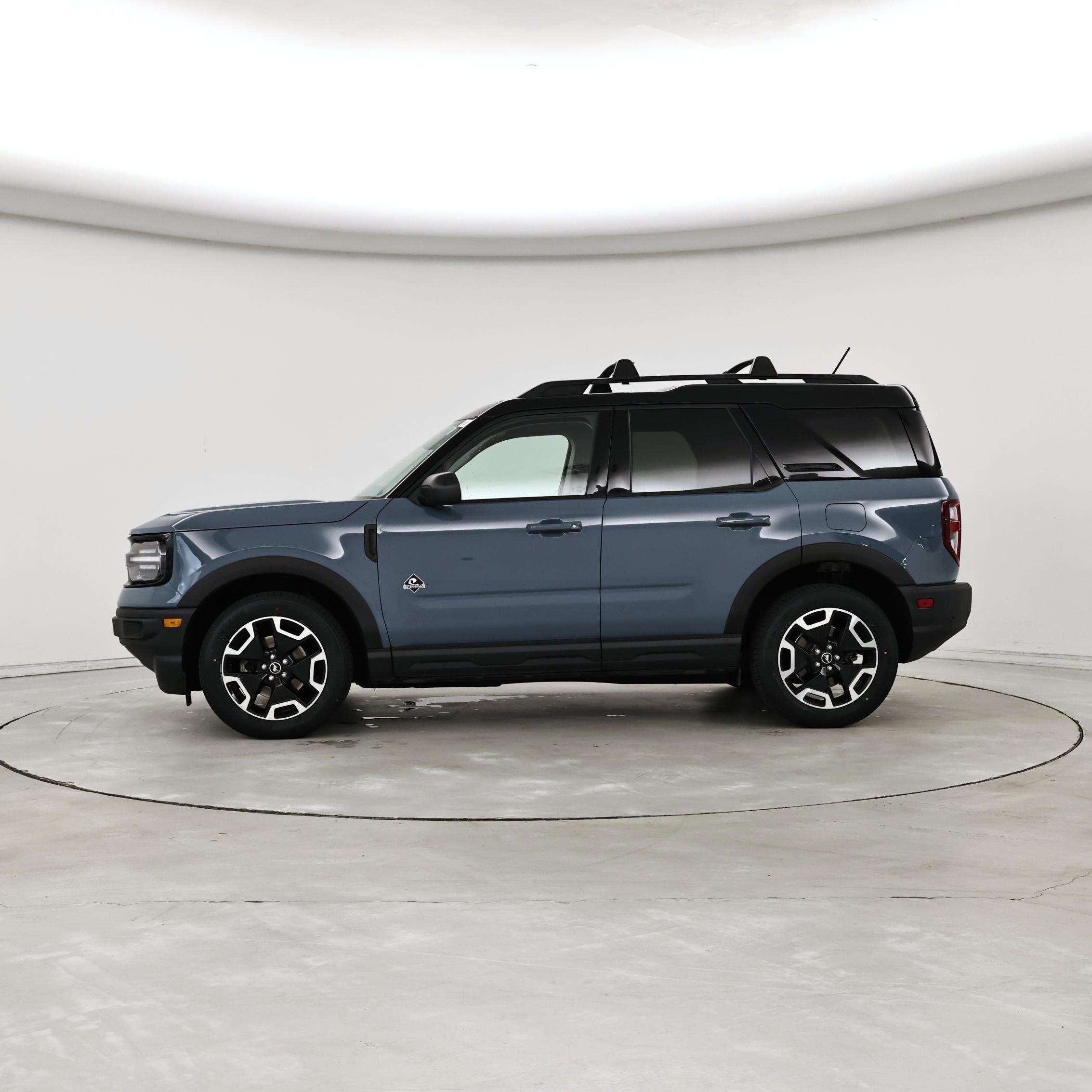Thumbnail: 2021 Ford Bronco Sport - 3