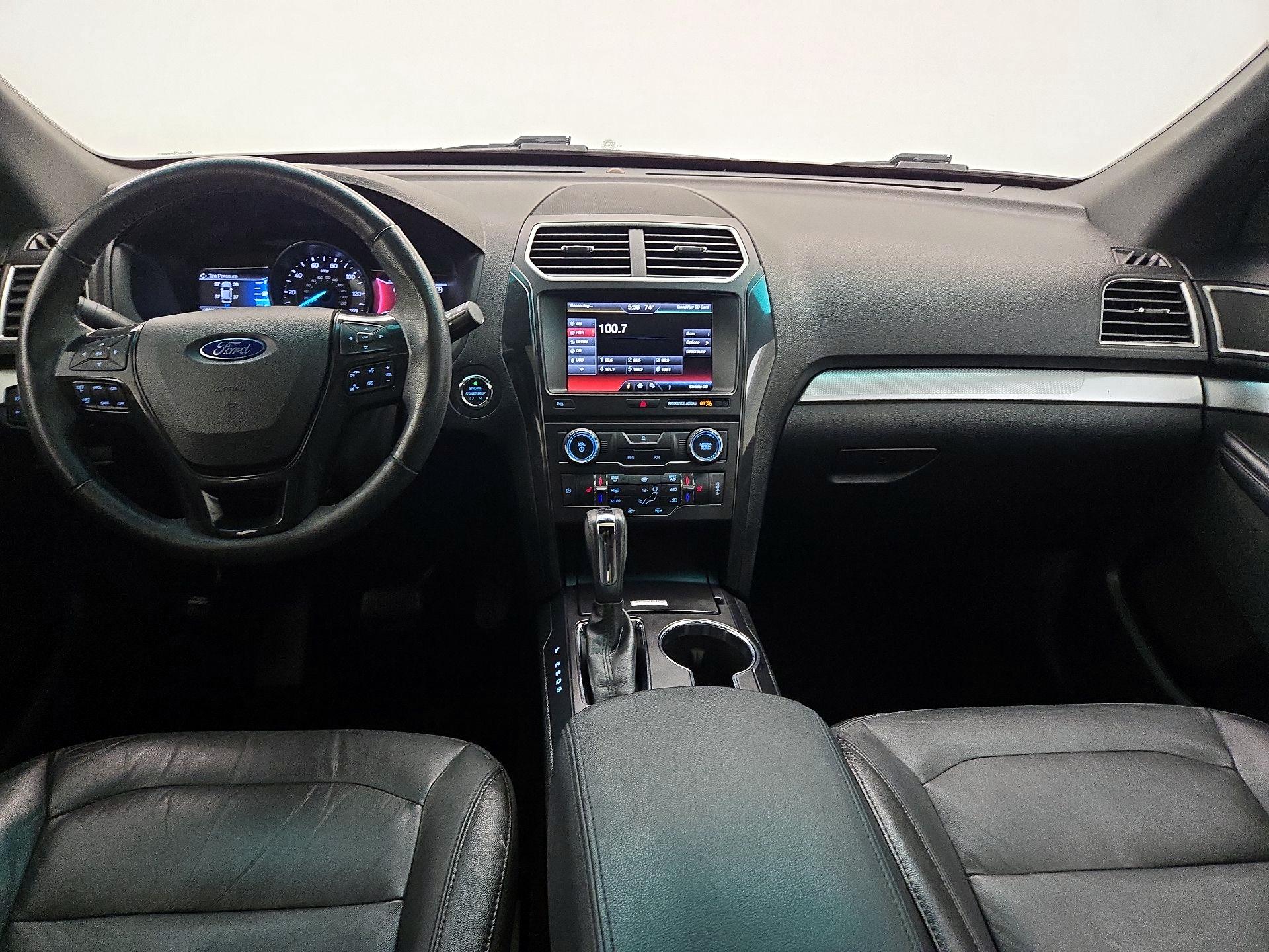 Thumbnail: 2016 Ford Explorer - 9