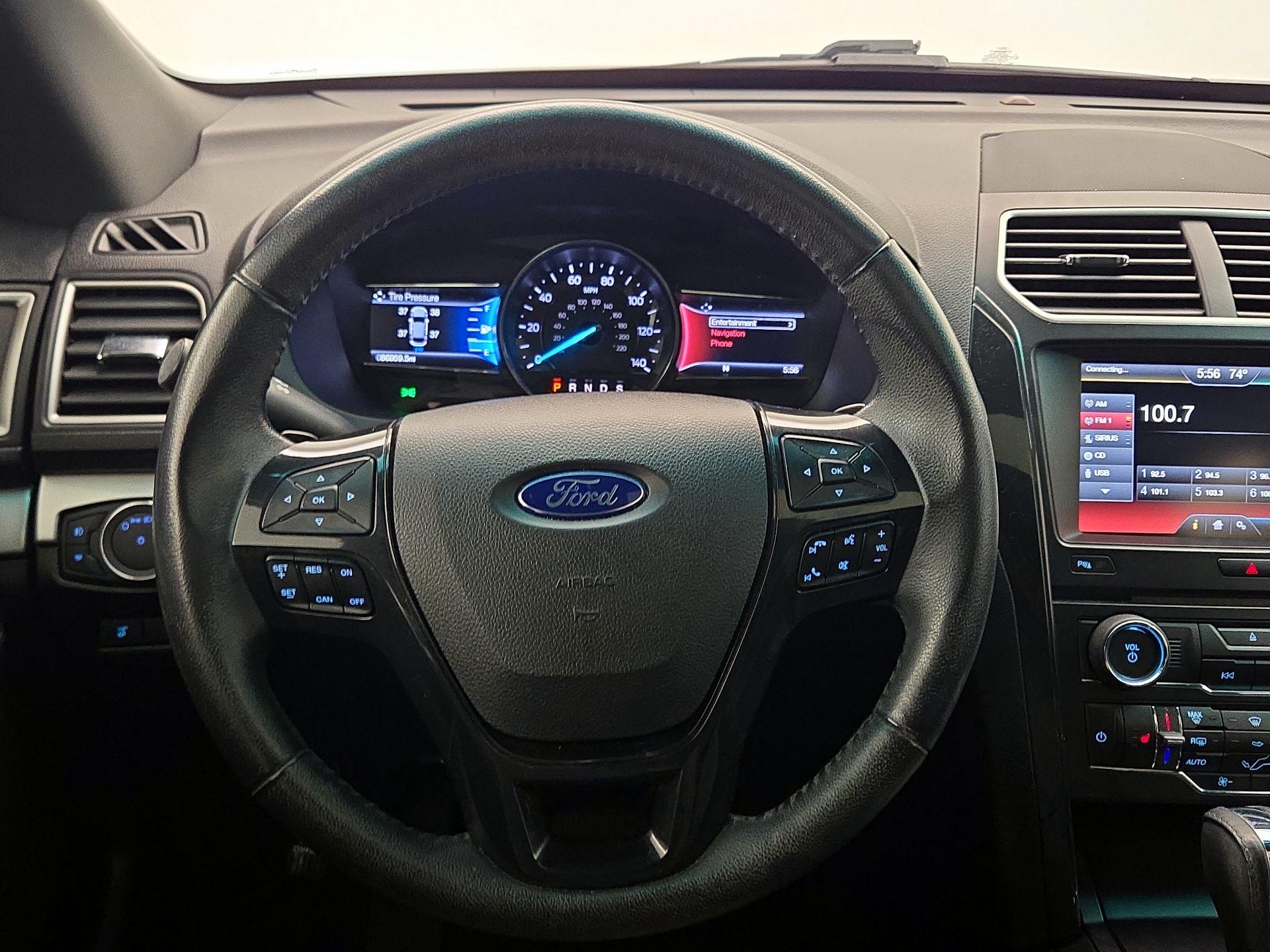 Thumbnail: 2016 Ford Explorer - 10