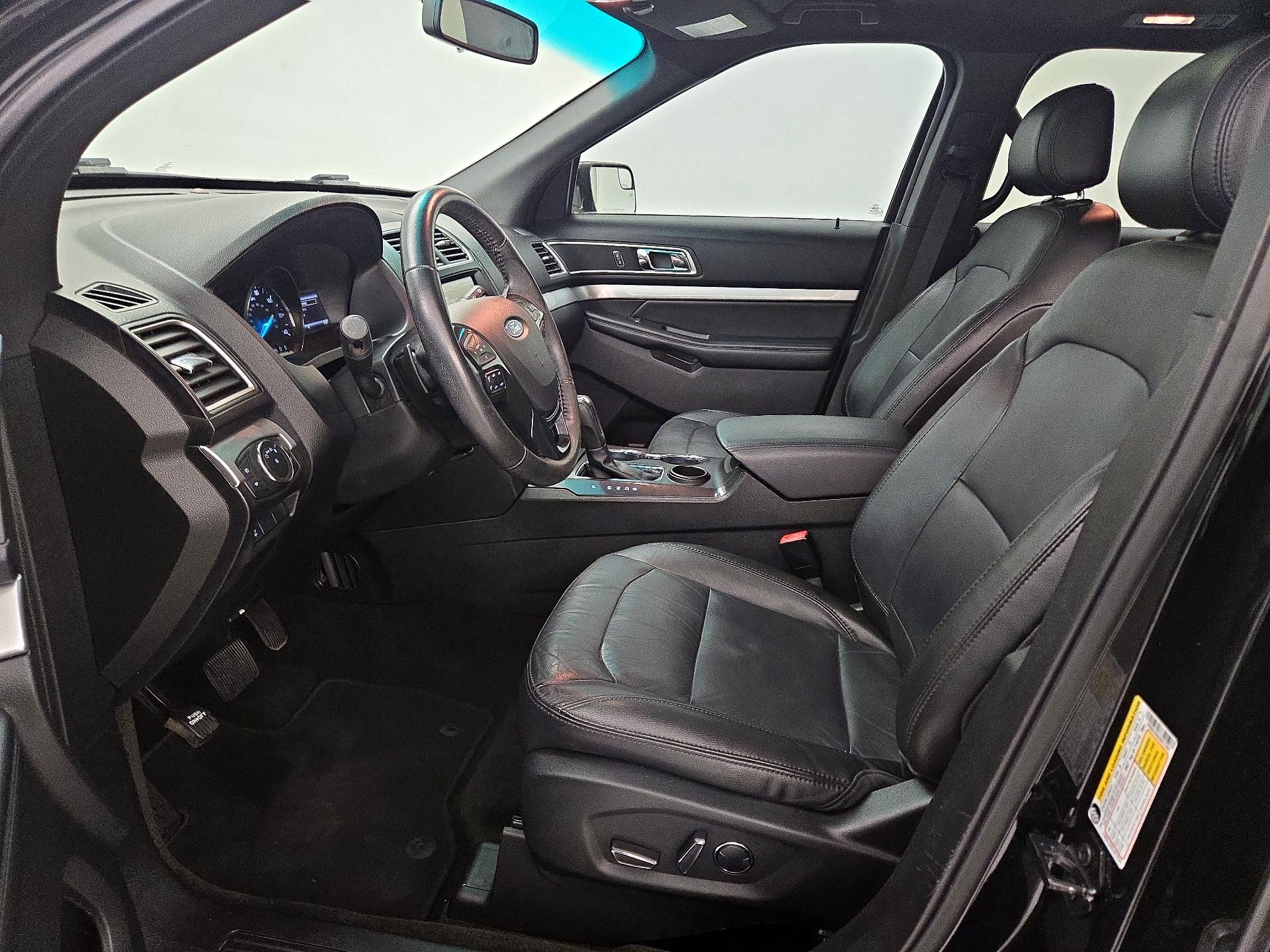 Thumbnail: 2016 Ford Explorer - 11