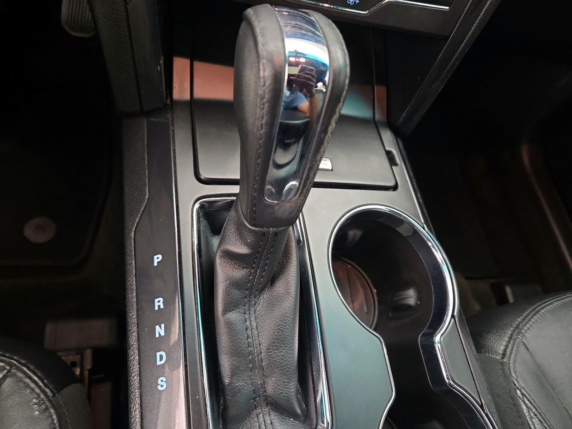 Thumbnail: 2016 Ford Explorer - 17