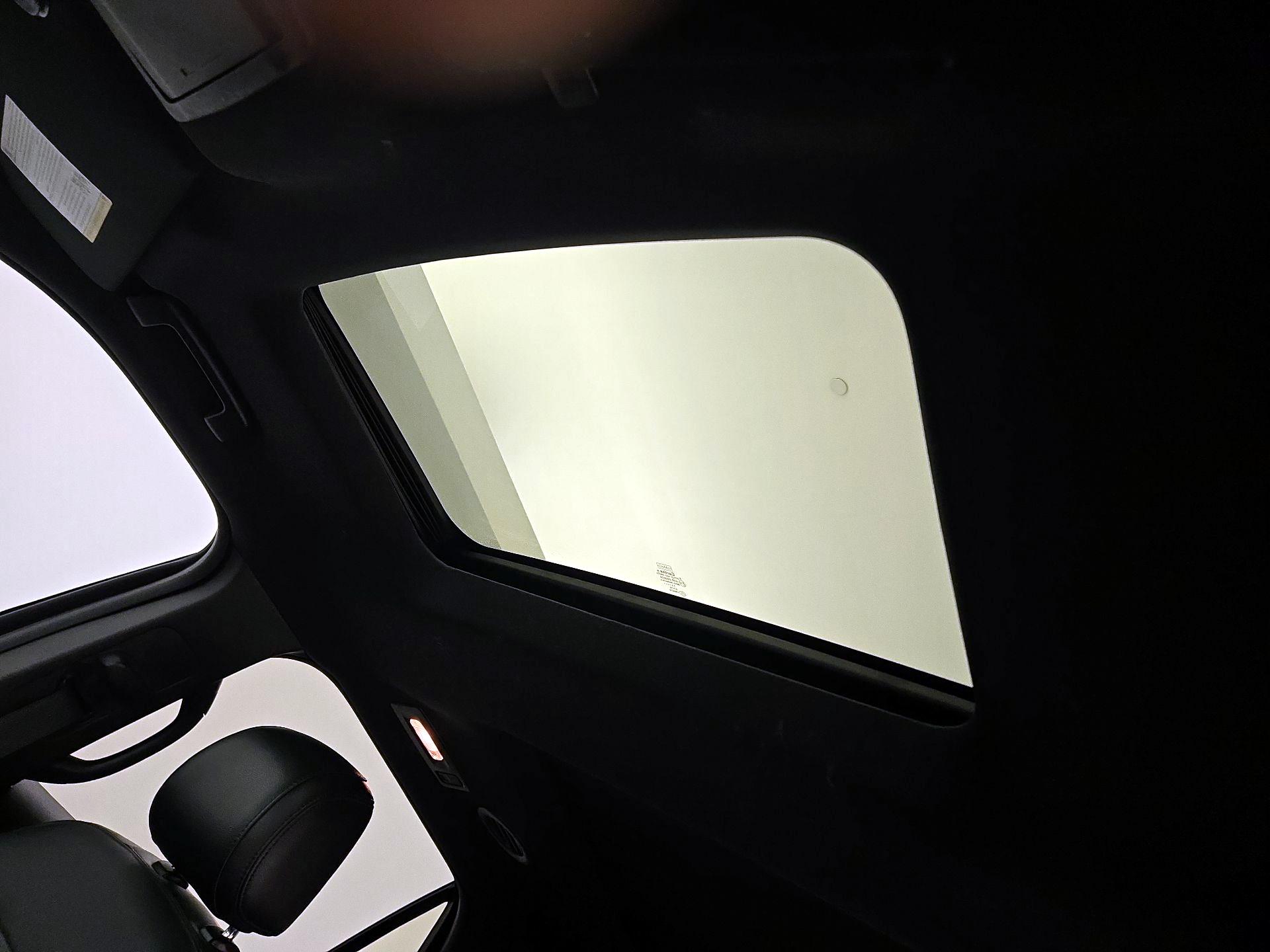 Thumbnail: 2016 Ford Explorer - 19