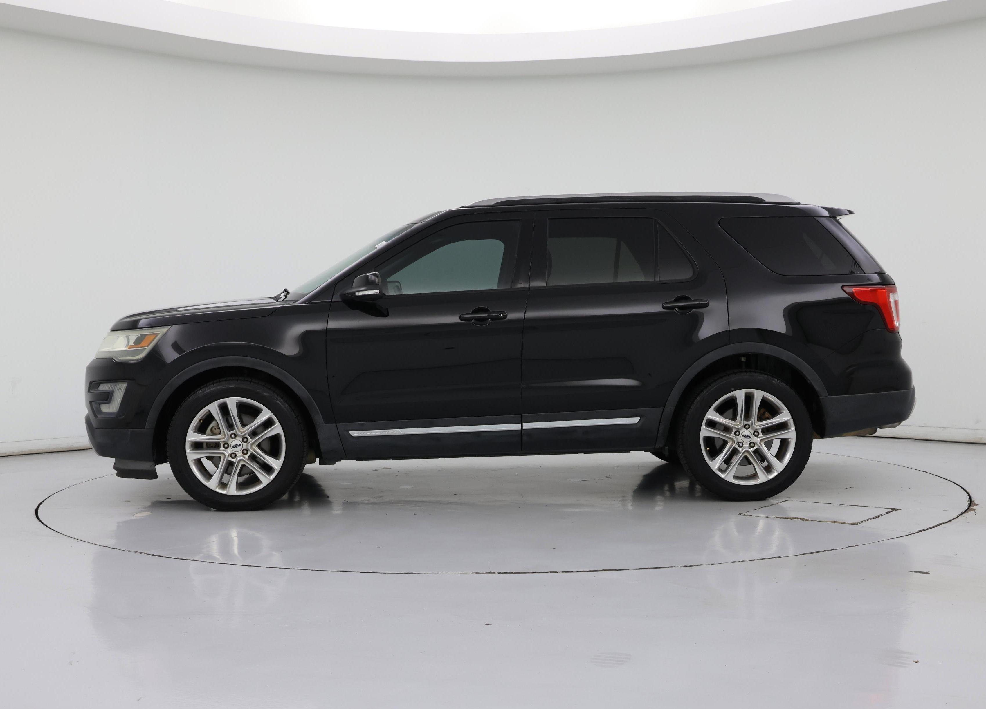 Thumbnail: 2016 Ford Explorer - 3