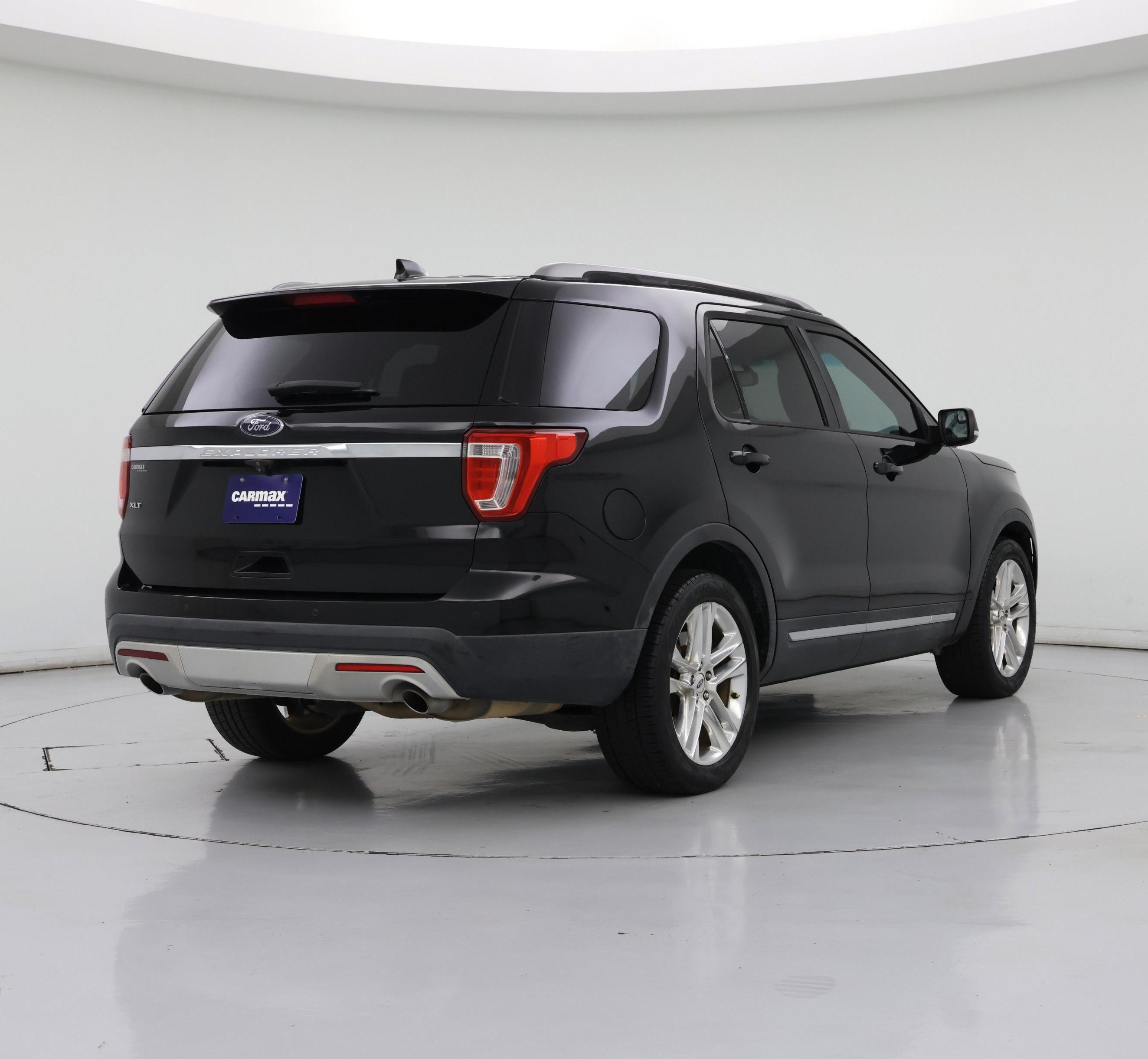 Thumbnail: 2016 Ford Explorer - 8