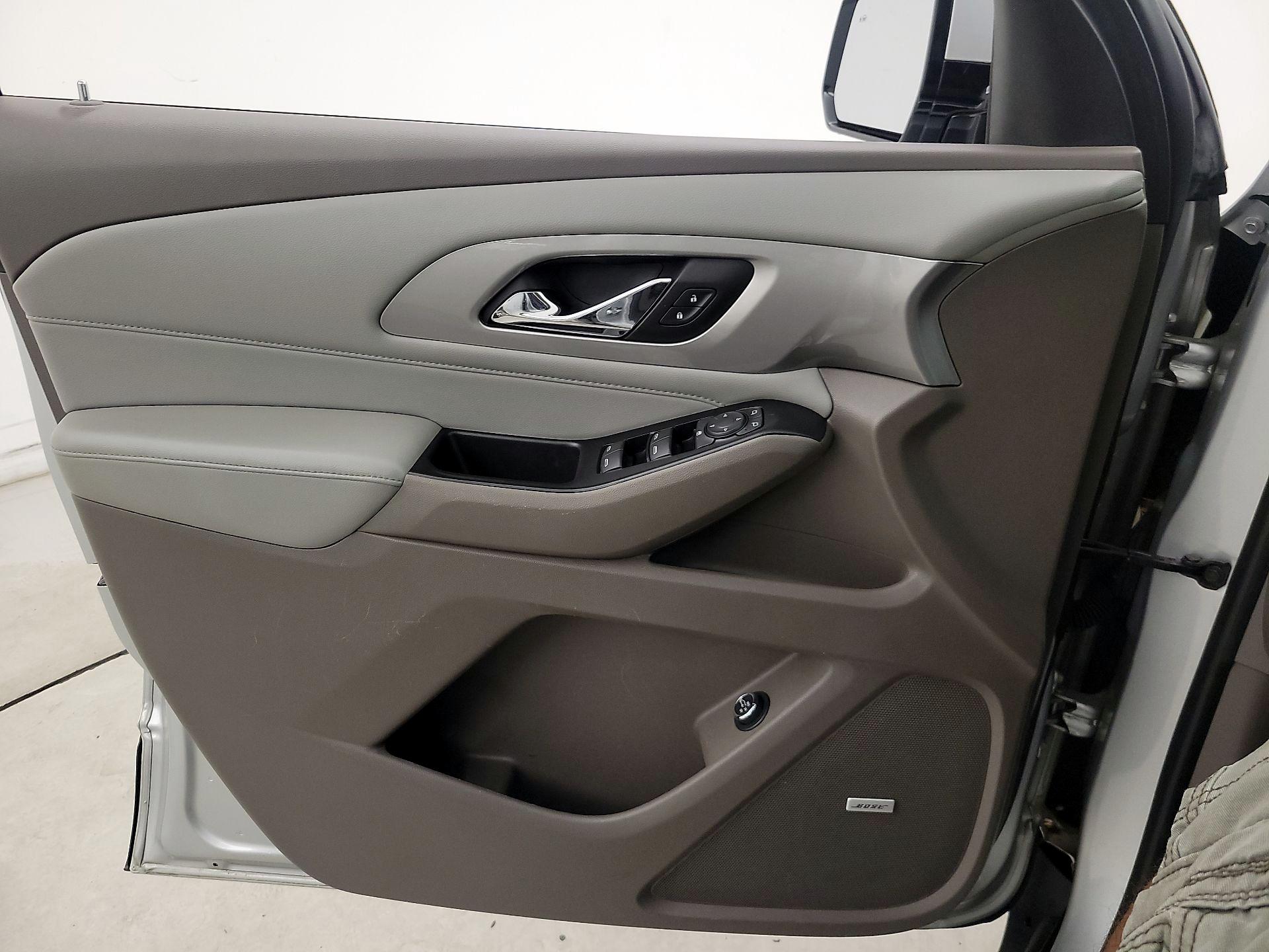Thumbnail: 2018 Chevrolet Traverse - 12