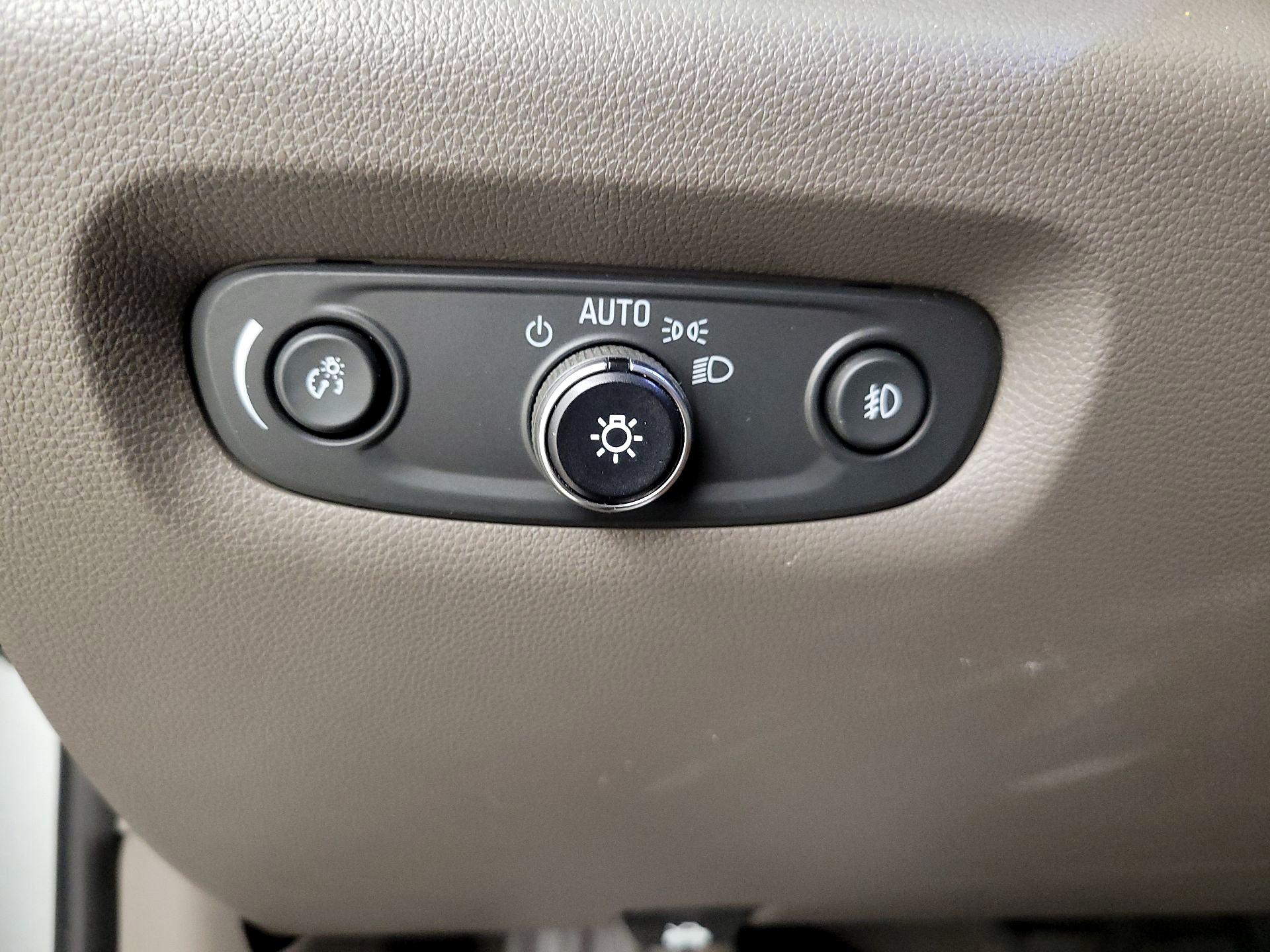 Thumbnail: 2018 Chevrolet Traverse - 13