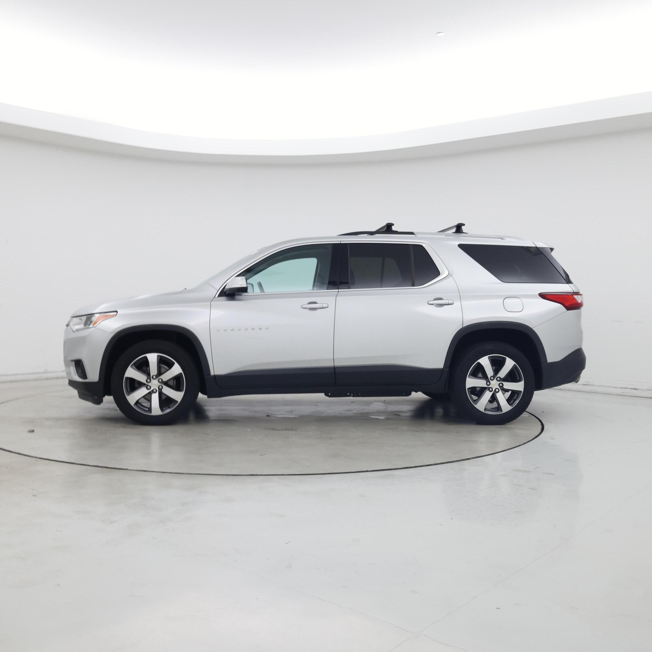 Thumbnail: 2018 Chevrolet Traverse - 3