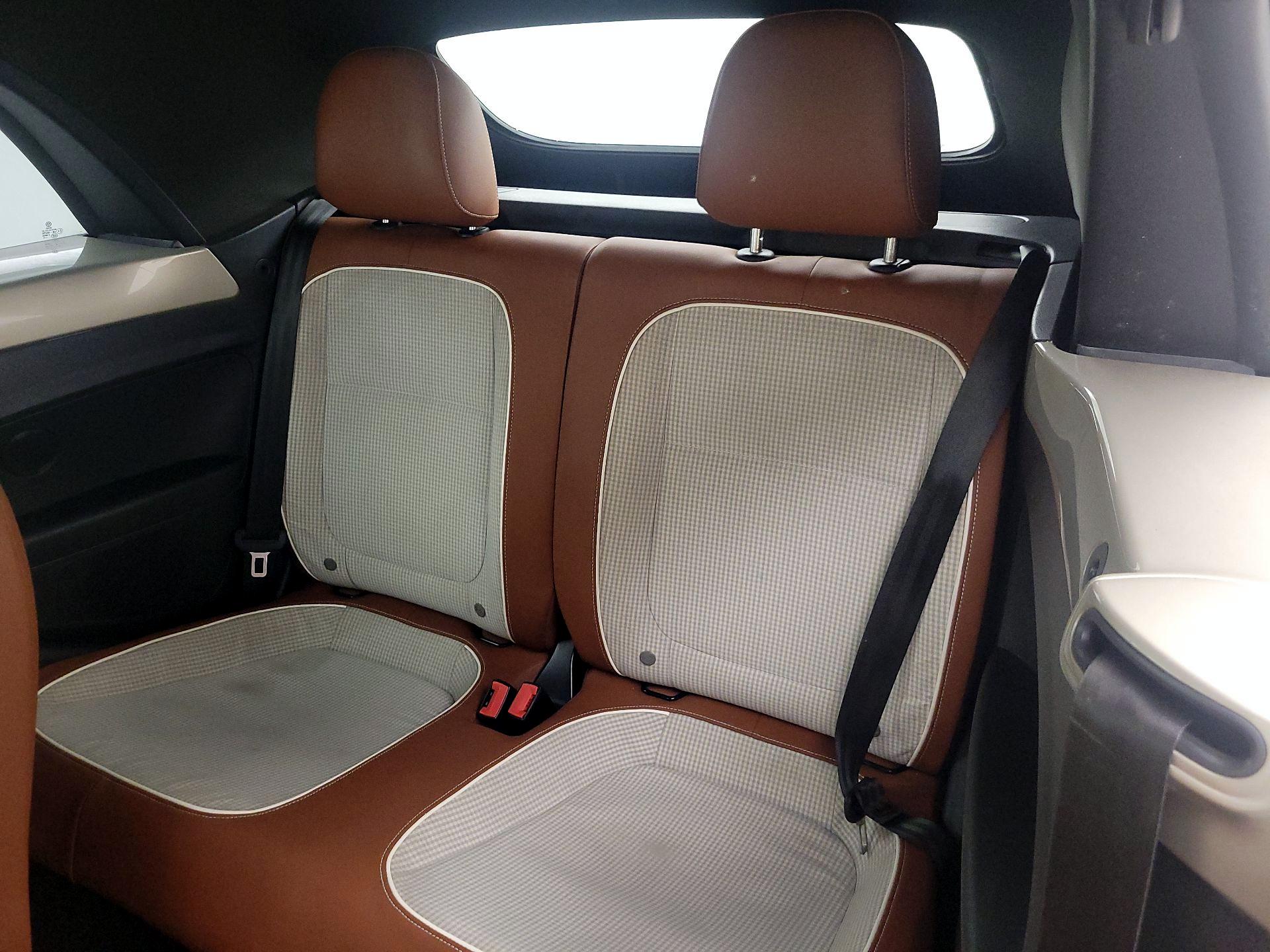 Thumbnail: 2015 Volkswagen Beetle - 18