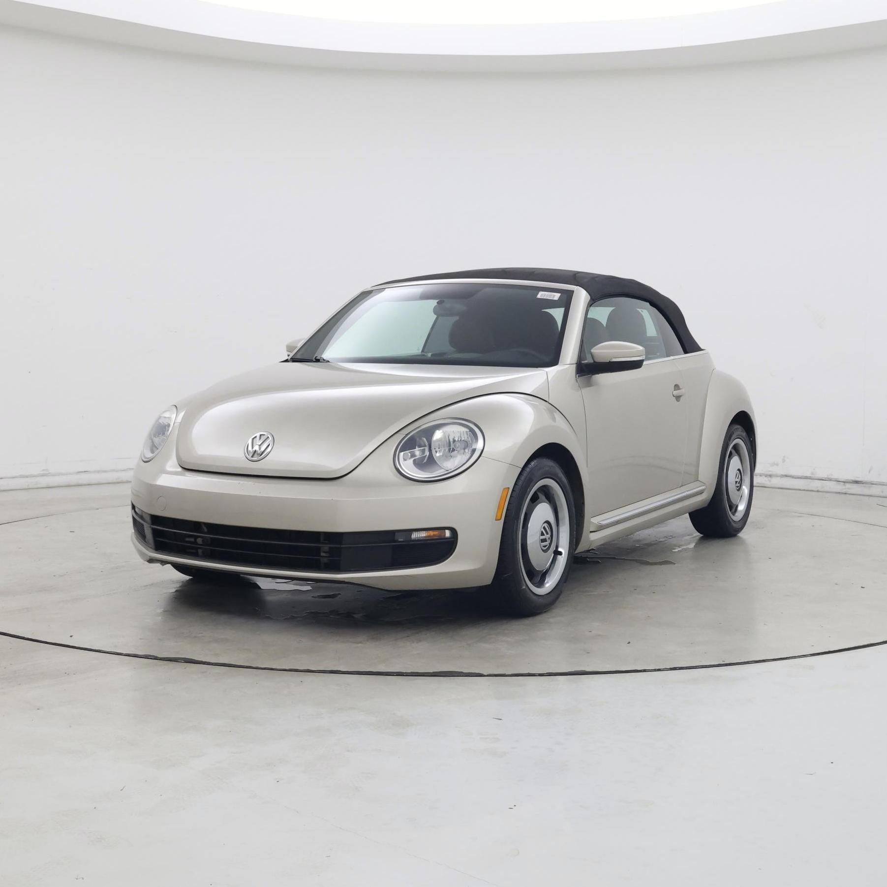 Thumbnail: 2015 Volkswagen Beetle - 4
