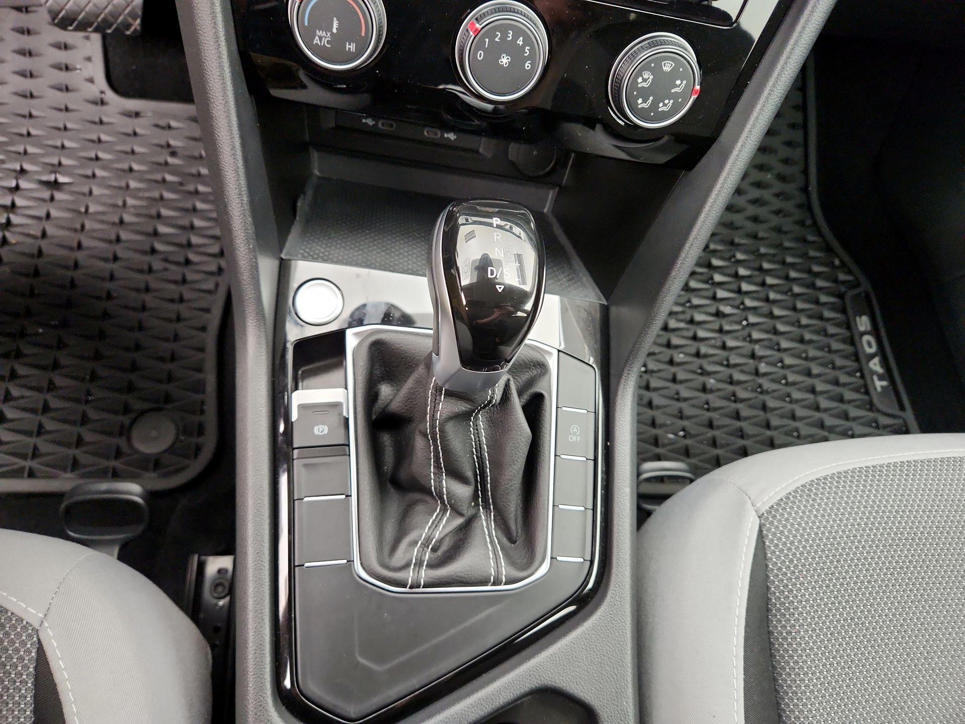 Thumbnail: 2024 Volkswagen Taos - 17