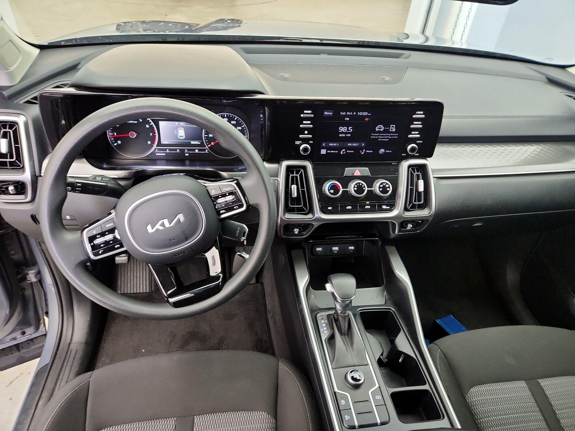 Thumbnail: 2023 Kia Sorento - 9