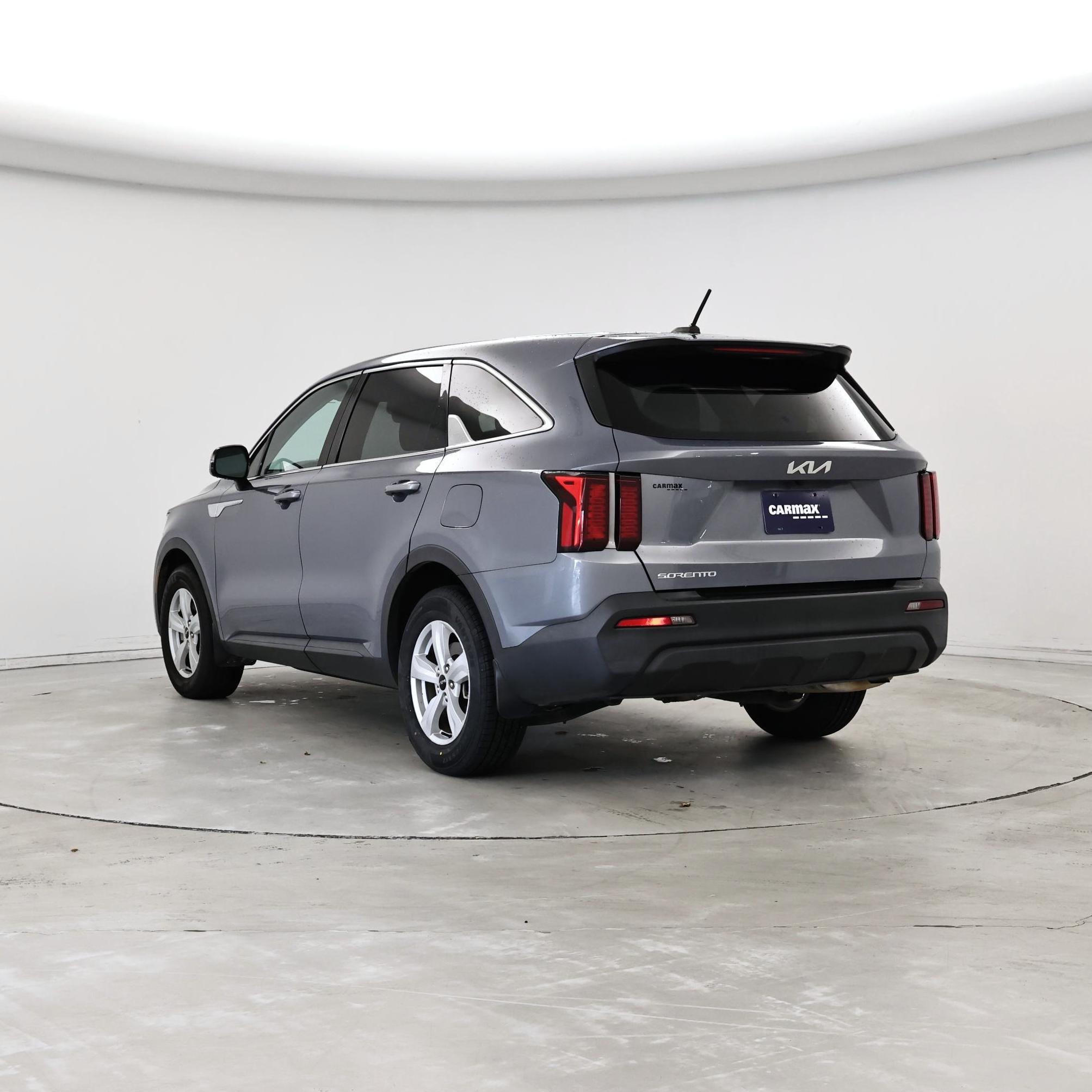 Thumbnail: 2023 Kia Sorento - 2