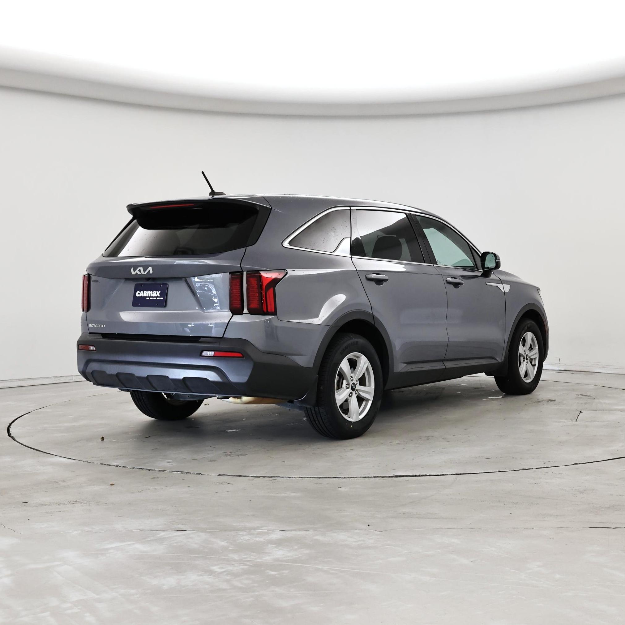 Thumbnail: 2023 Kia Sorento - 8