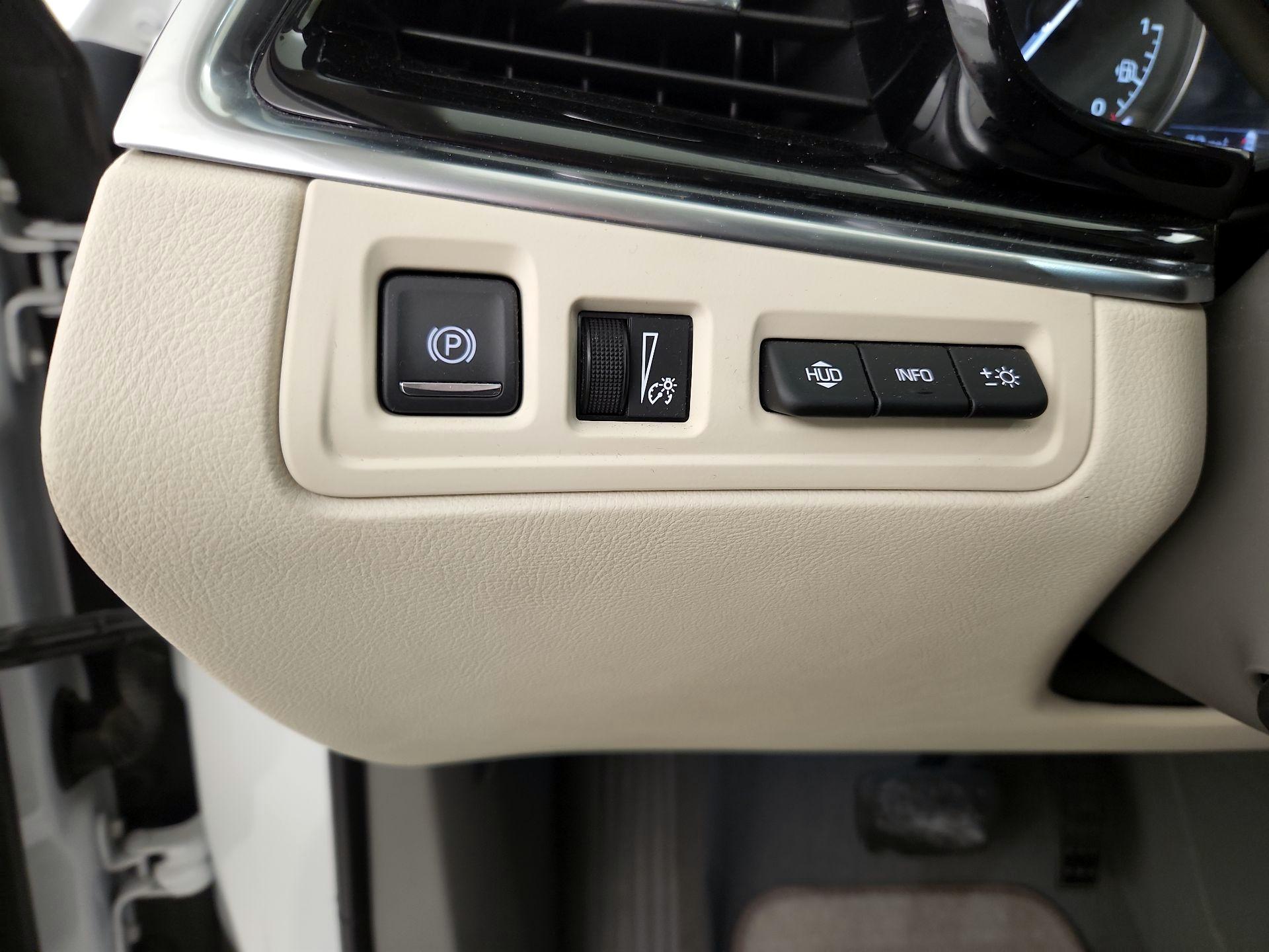 Thumbnail: 2023 Cadillac XT6 - 13