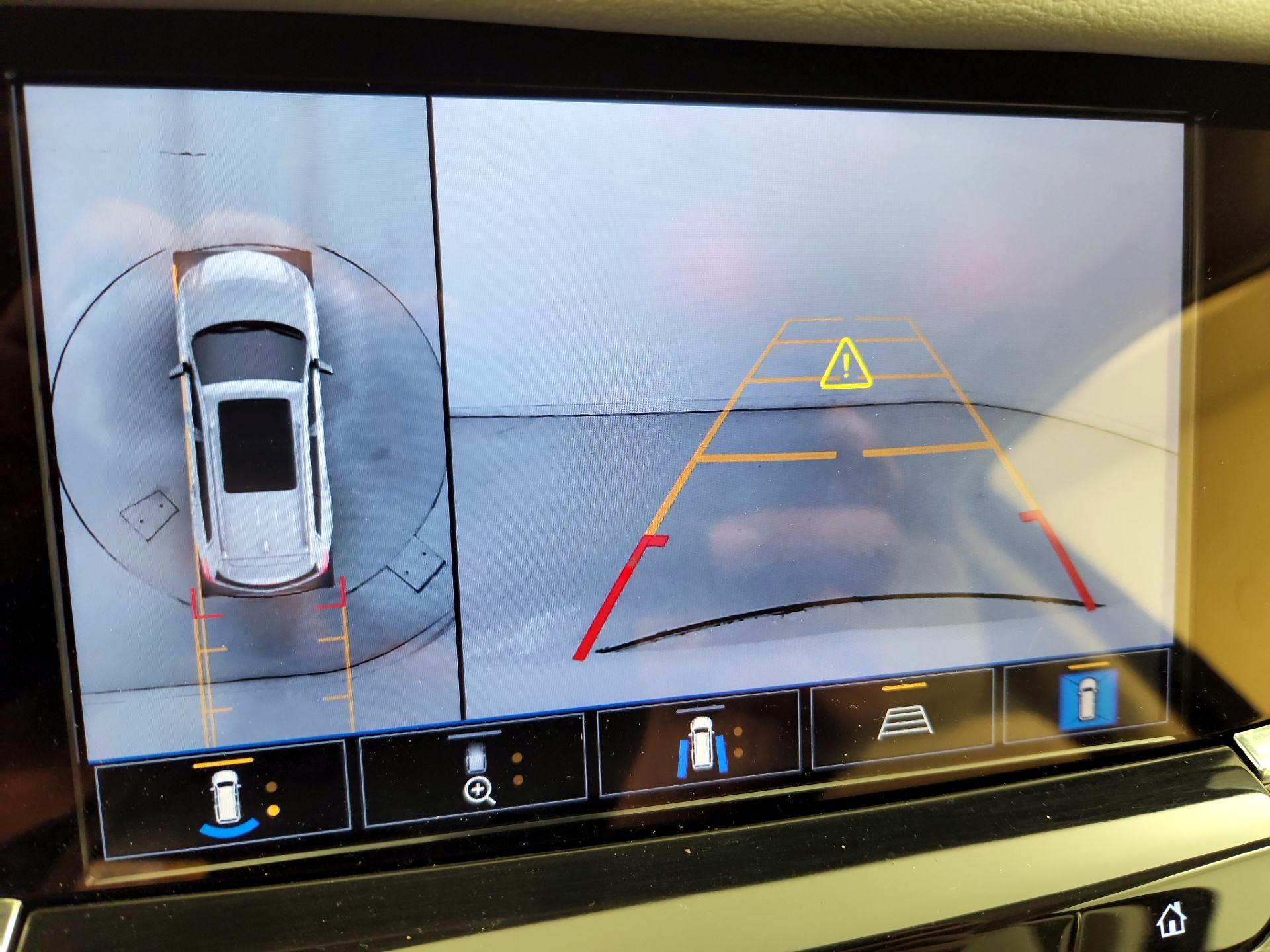 Thumbnail: 2023 Cadillac XT6 - 15