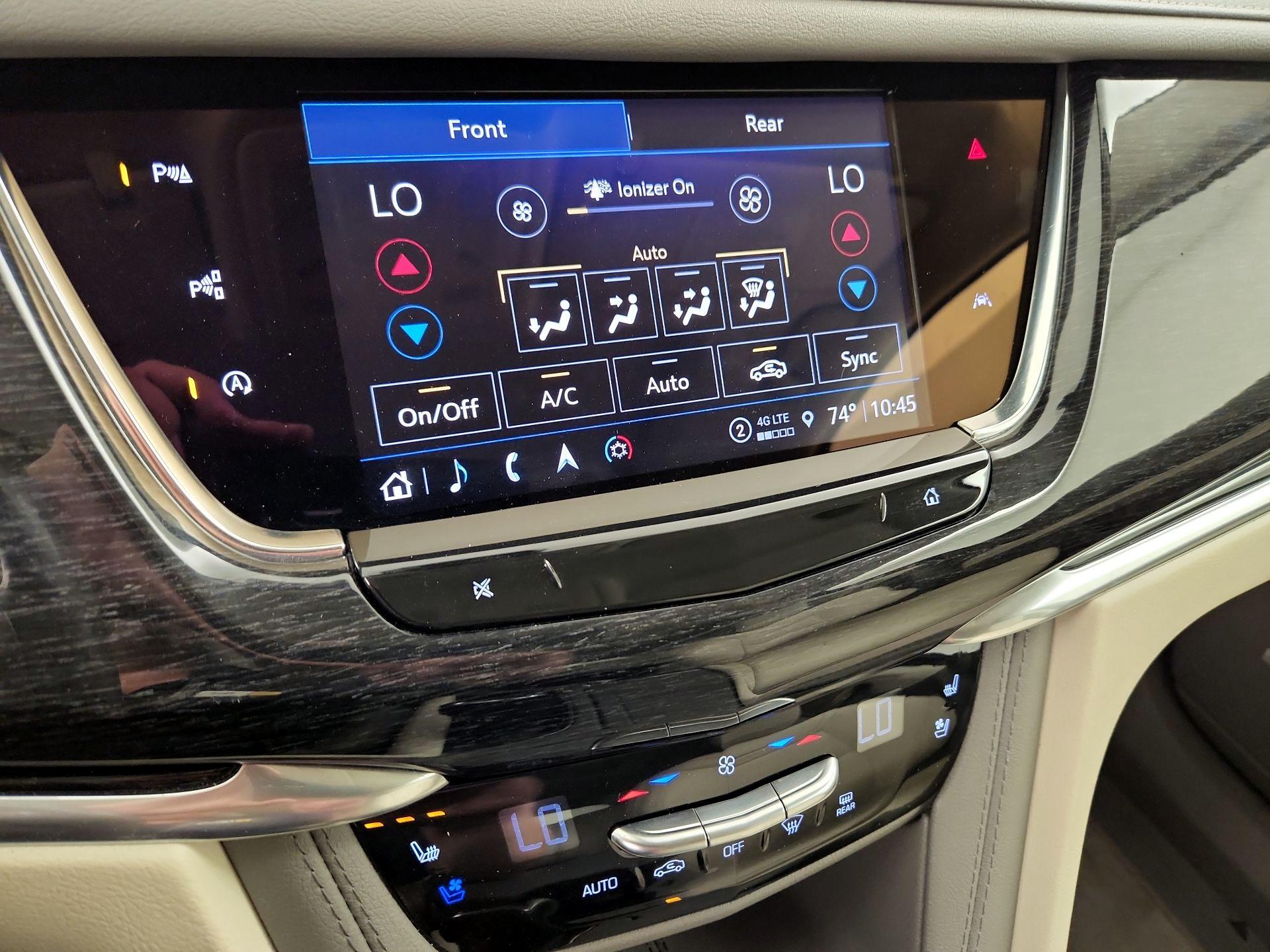 Thumbnail: 2023 Cadillac XT6 - 17