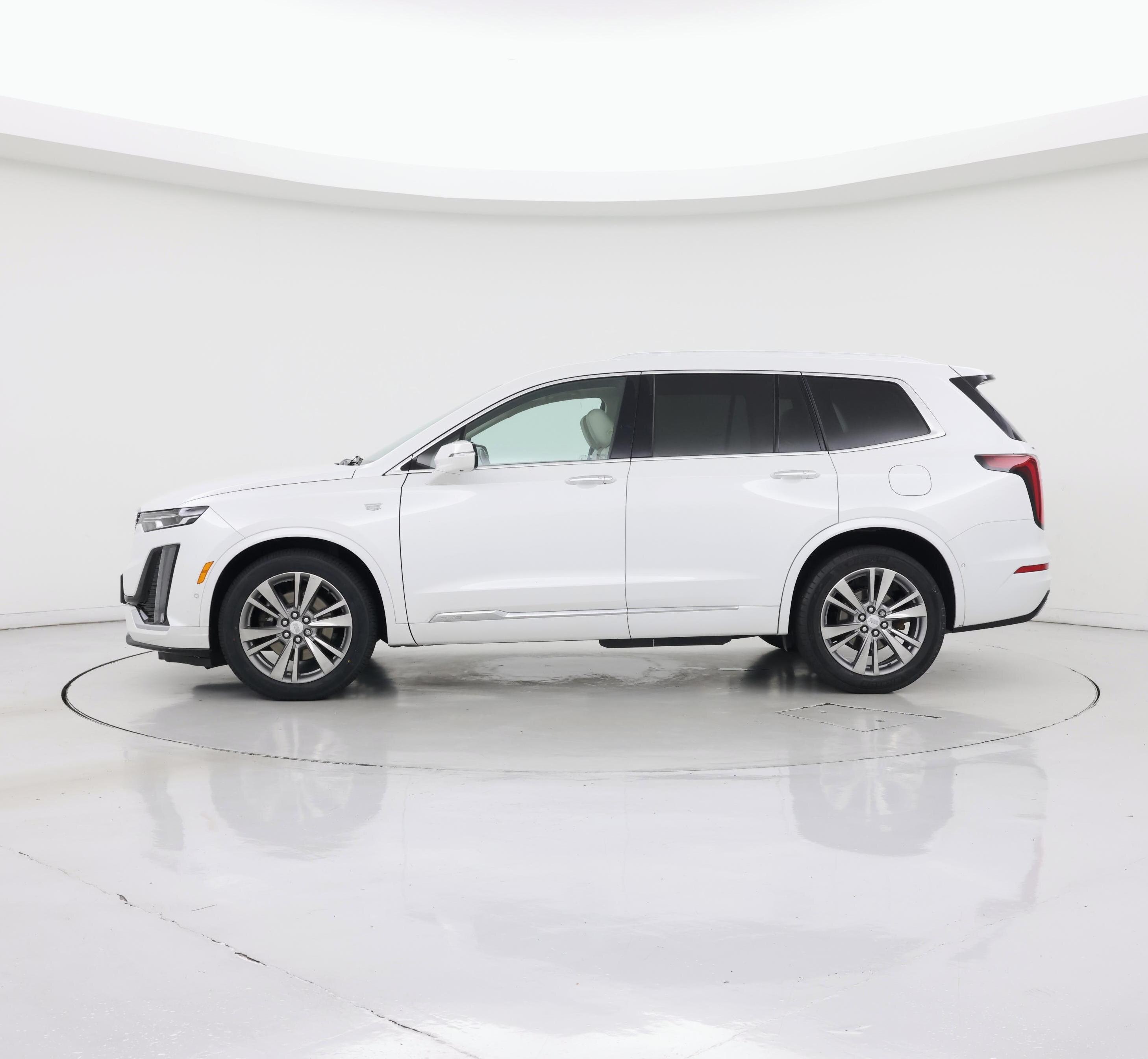 Thumbnail: 2023 Cadillac XT6 - 3