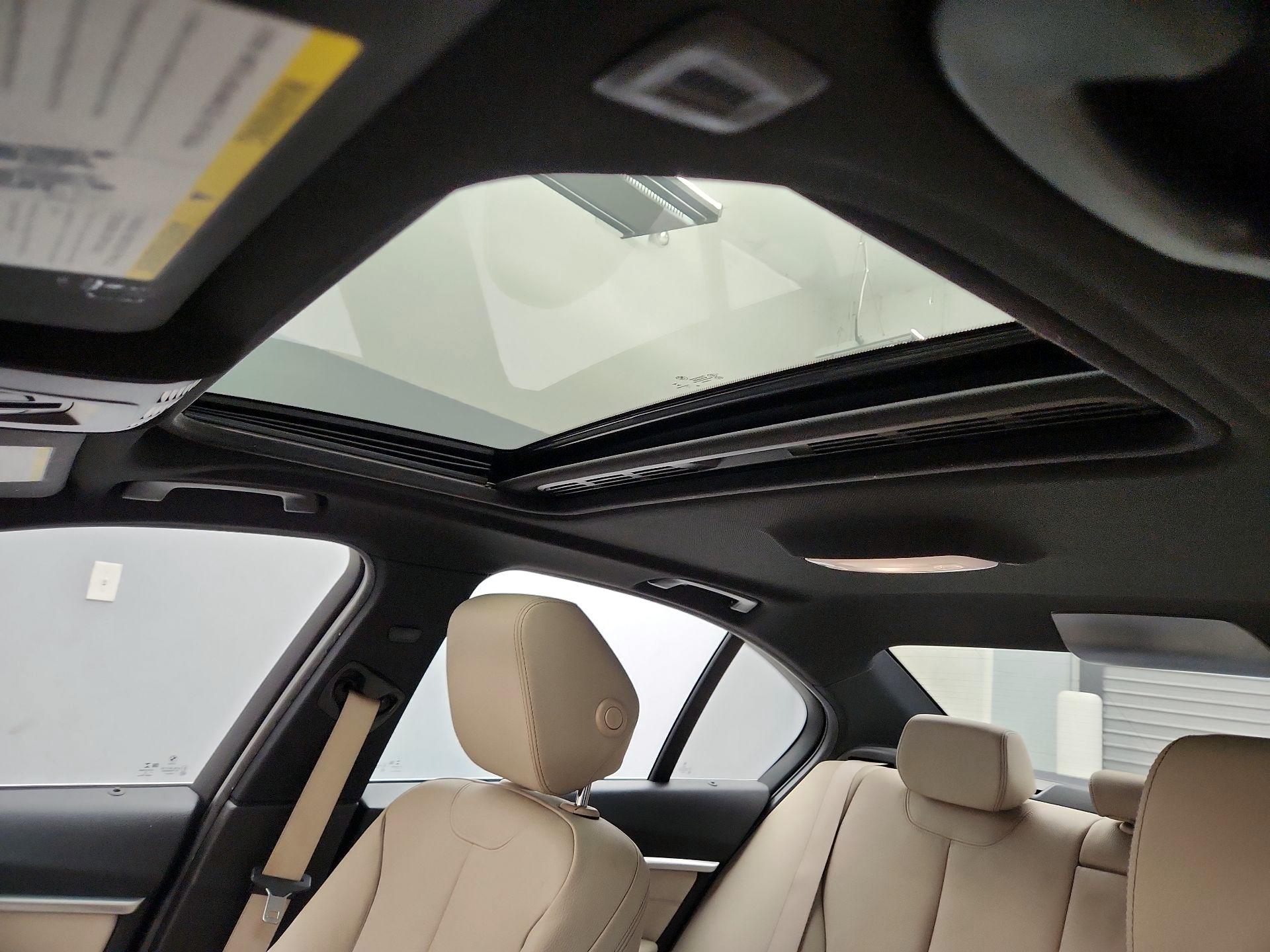 Thumbnail: 2018 BMW 3 Series - 20