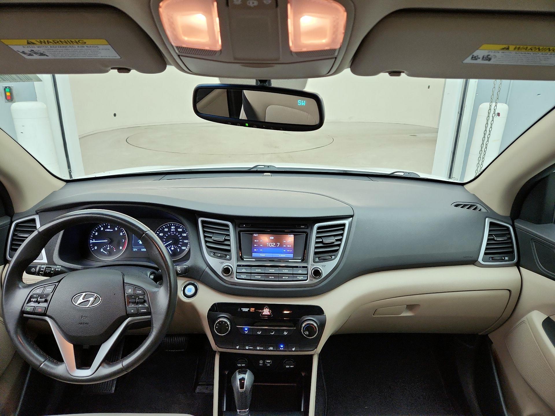 Thumbnail: 2016 Hyundai Tucson - 9