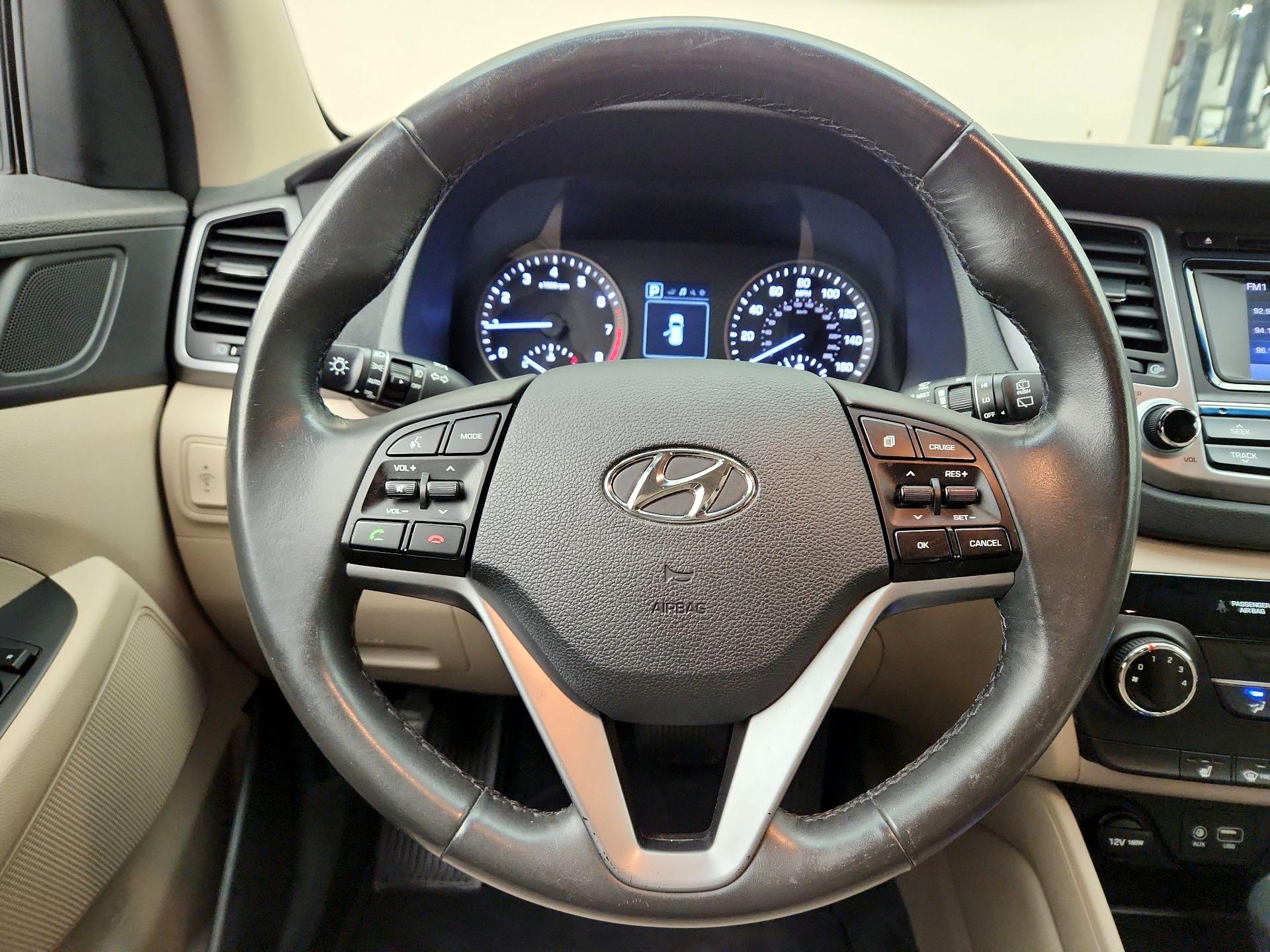 Thumbnail: 2016 Hyundai Tucson - 10