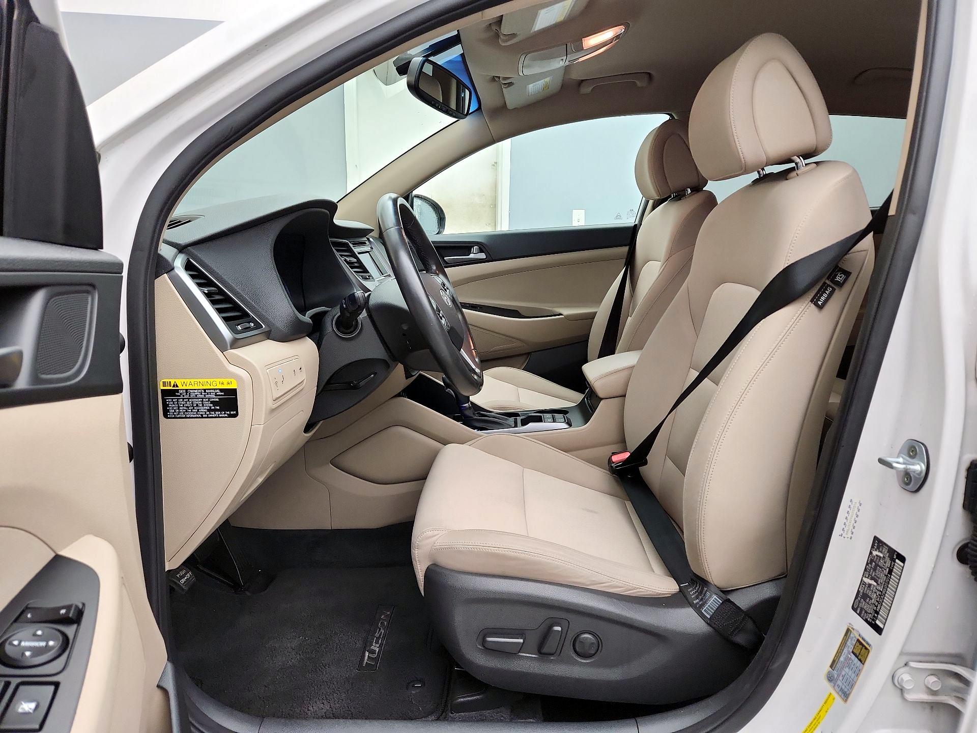 Thumbnail: 2016 Hyundai Tucson - 11