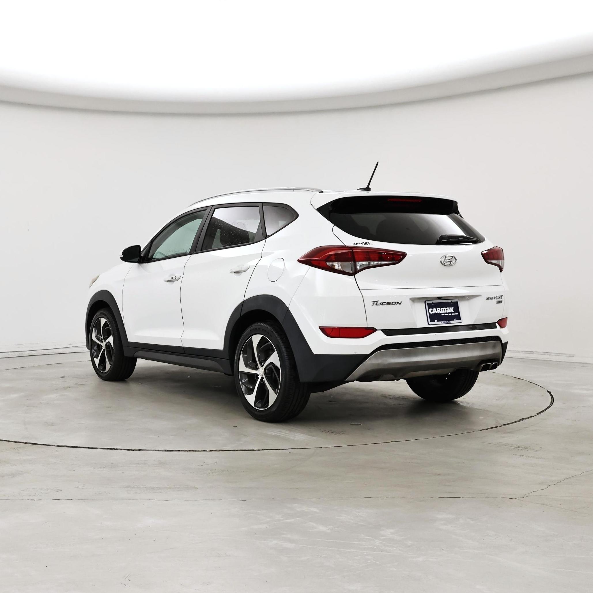 Thumbnail: 2016 Hyundai Tucson - 2