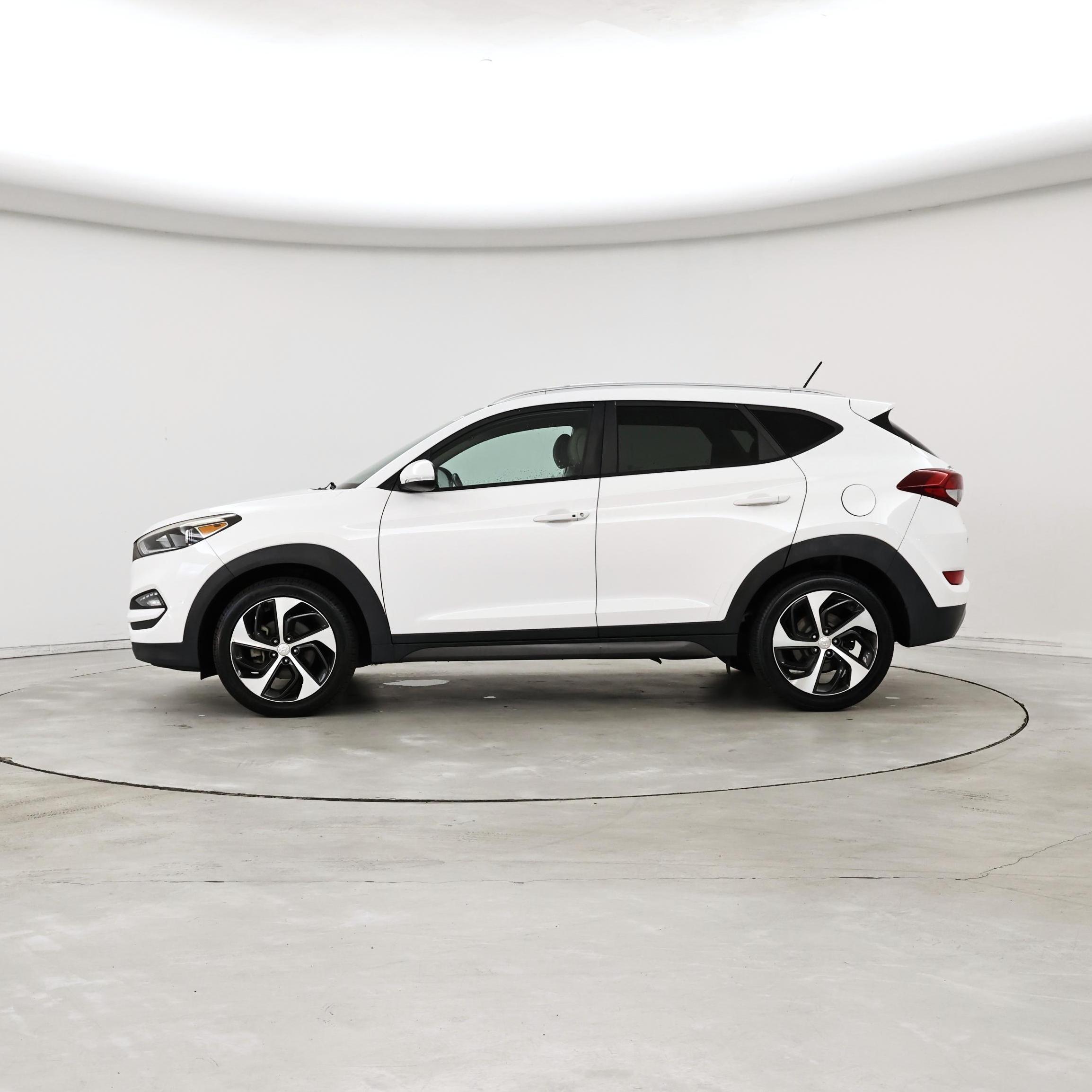 Thumbnail: 2016 Hyundai Tucson - 3