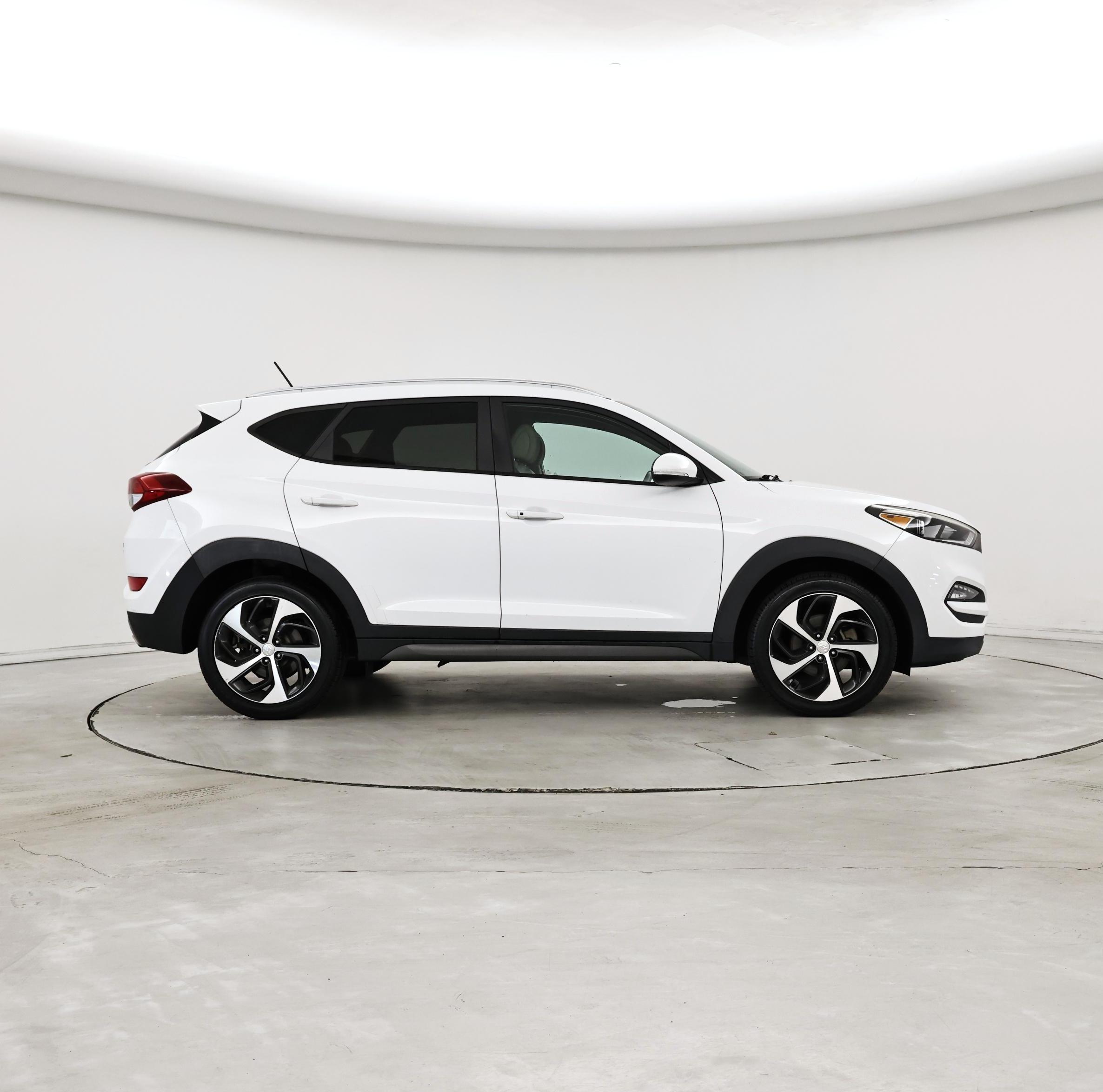 Thumbnail: 2016 Hyundai Tucson - 7