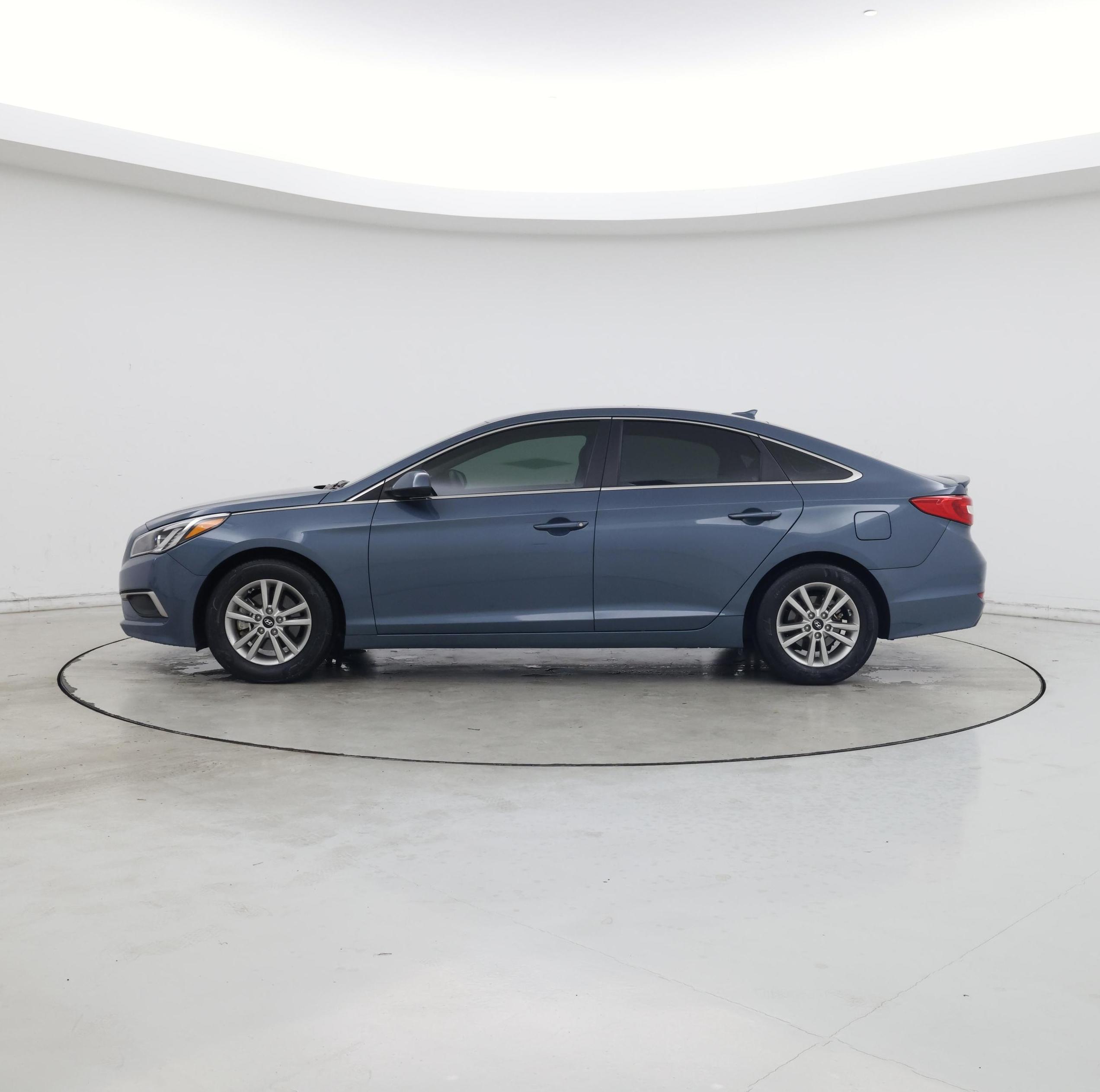 Thumbnail: 2017 Hyundai Sonata - 3