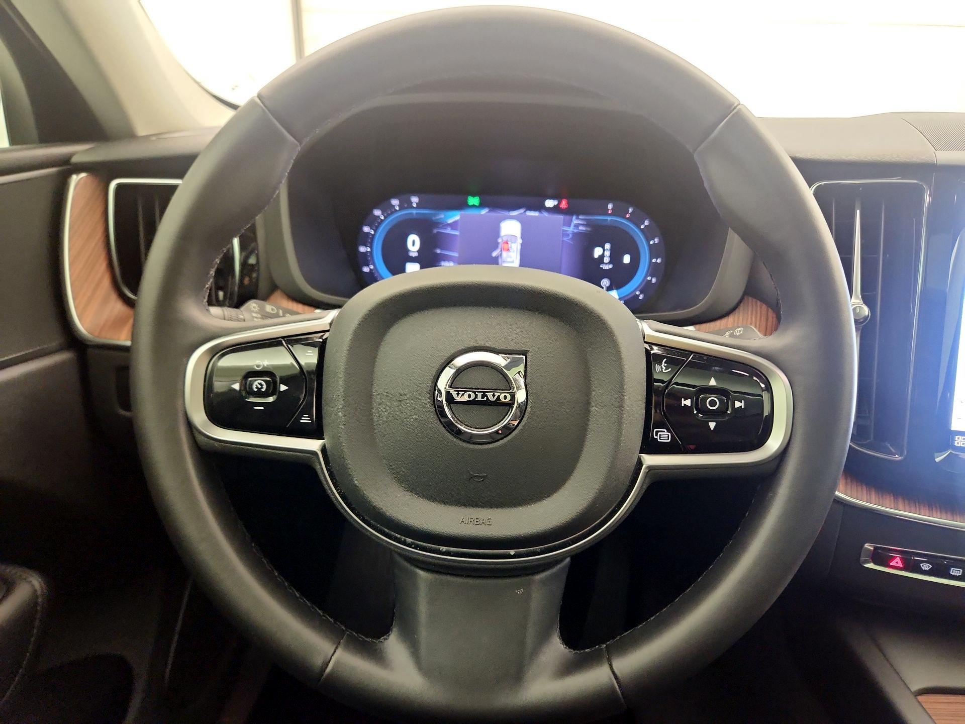 Thumbnail: 2024 Volvo XC60 - 10