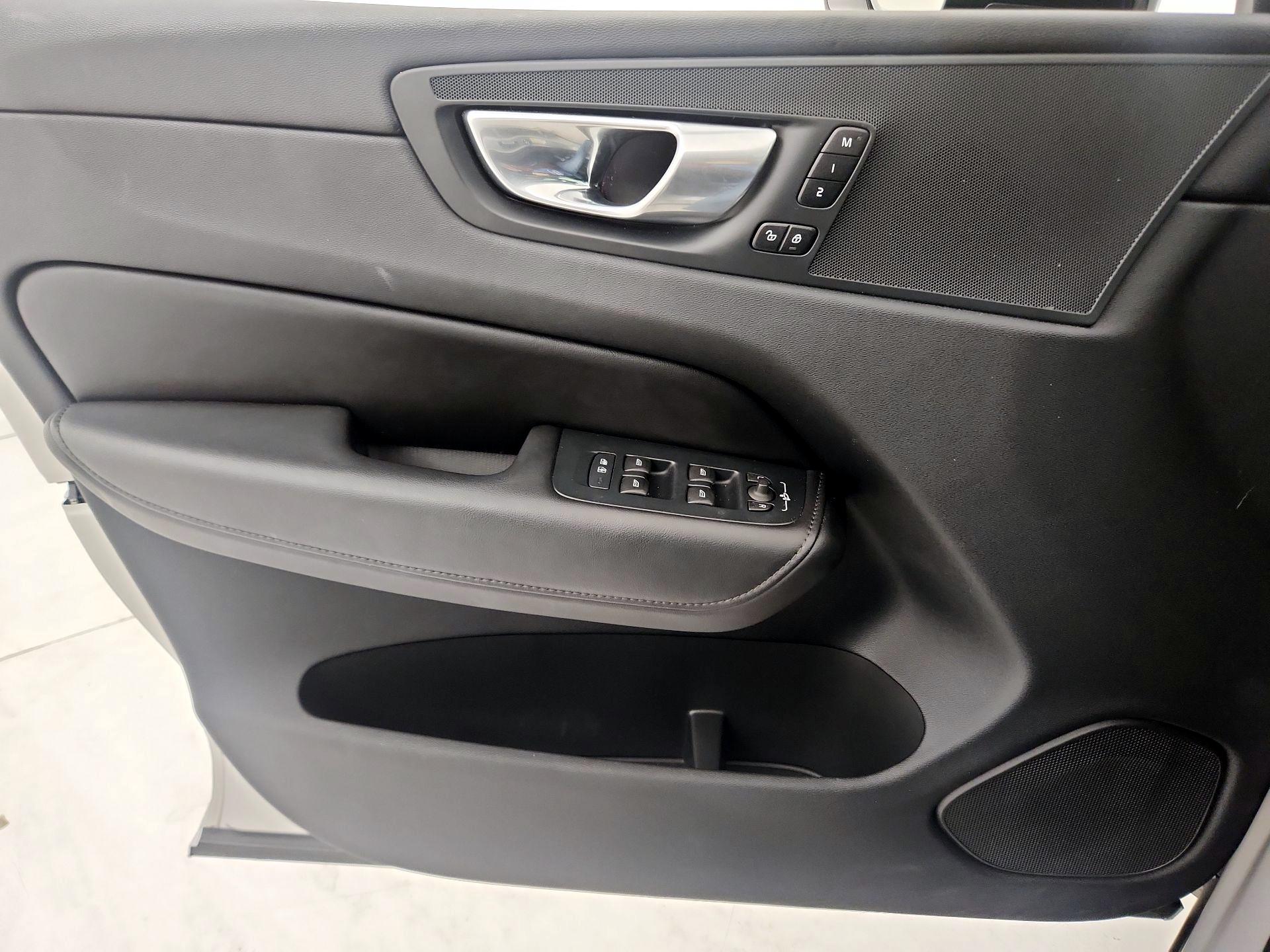 Thumbnail: 2024 Volvo XC60 - 12