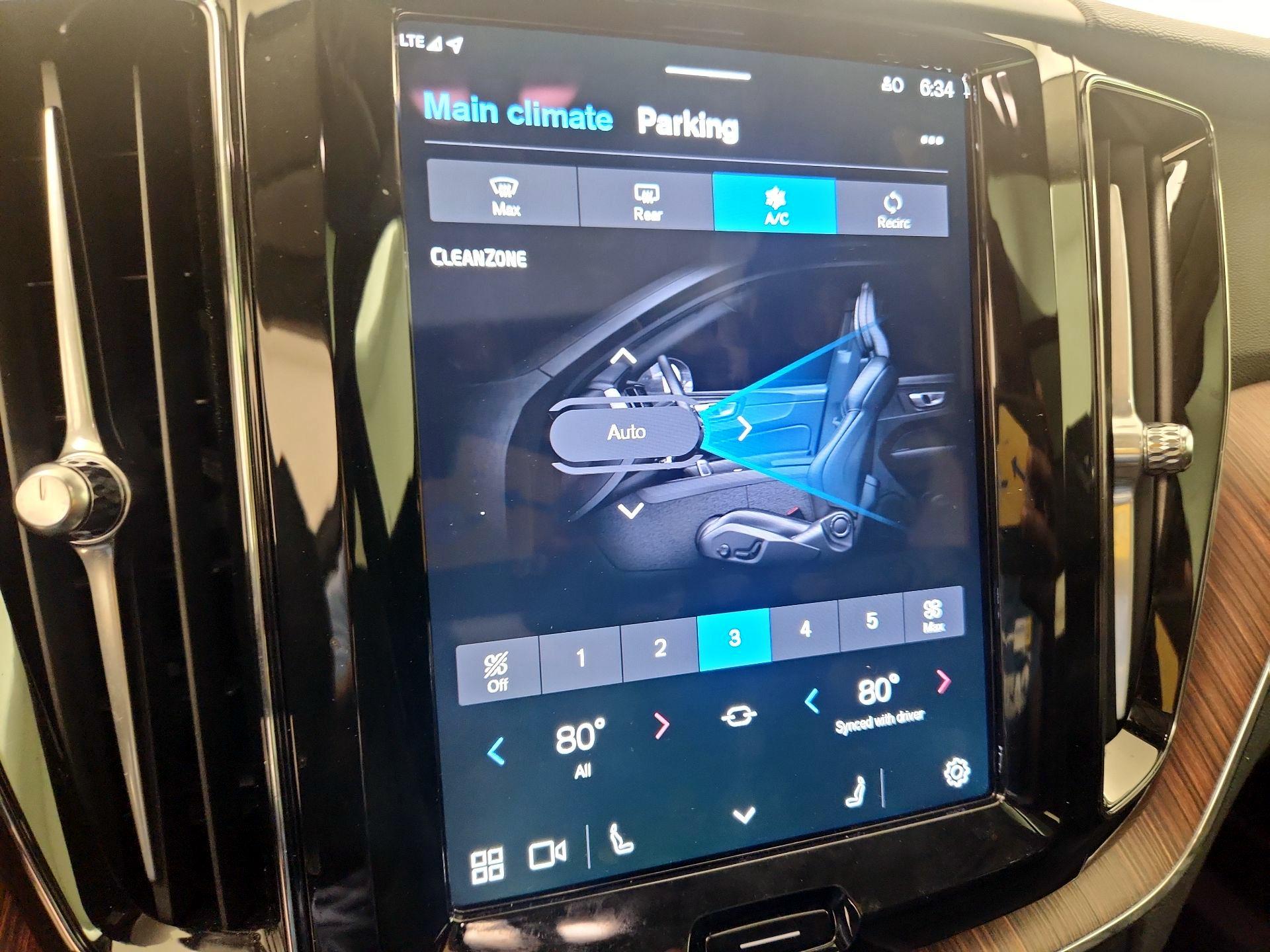 Thumbnail: 2024 Volvo XC60 - 17