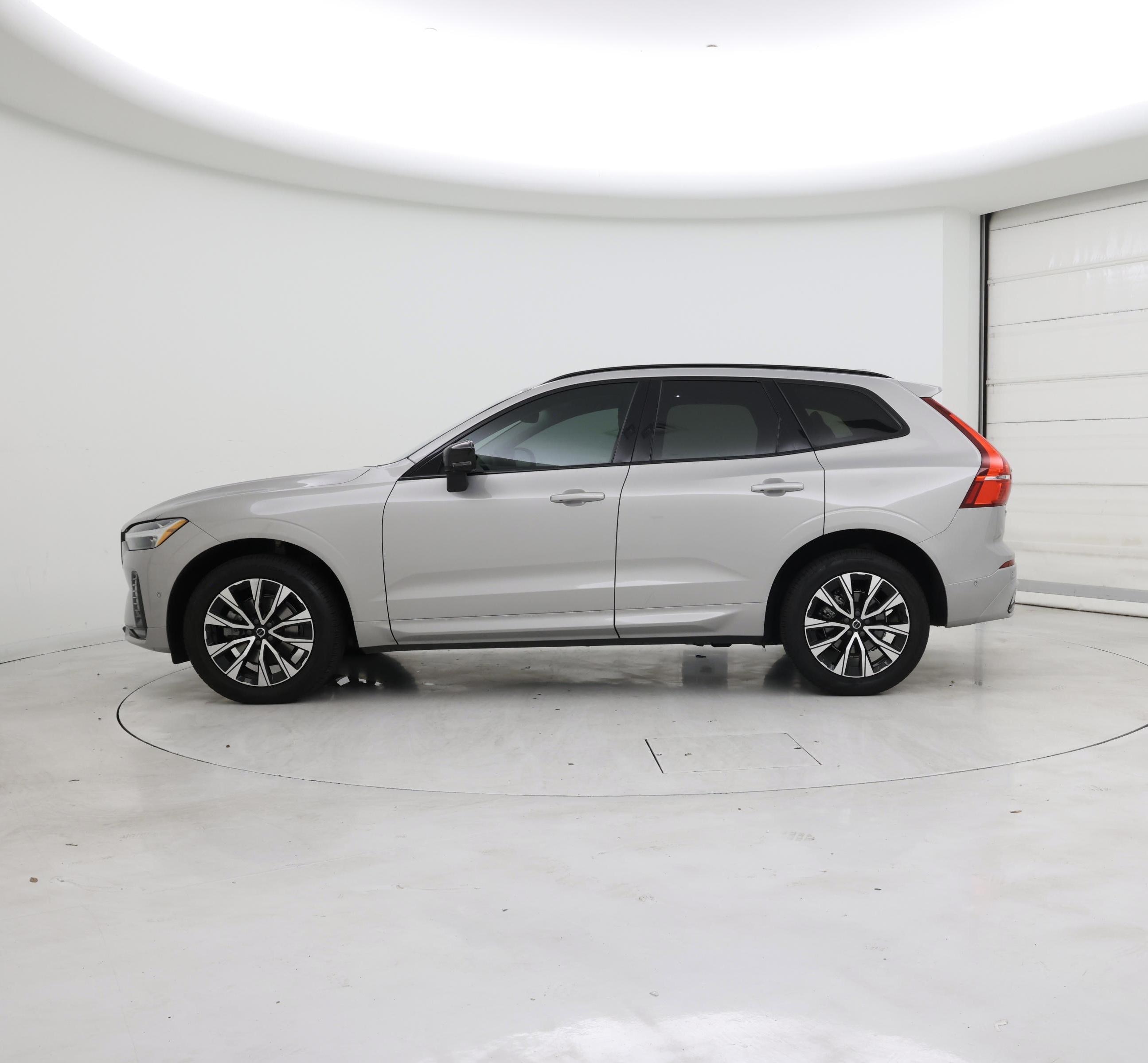 Thumbnail: 2024 Volvo XC60 - 3