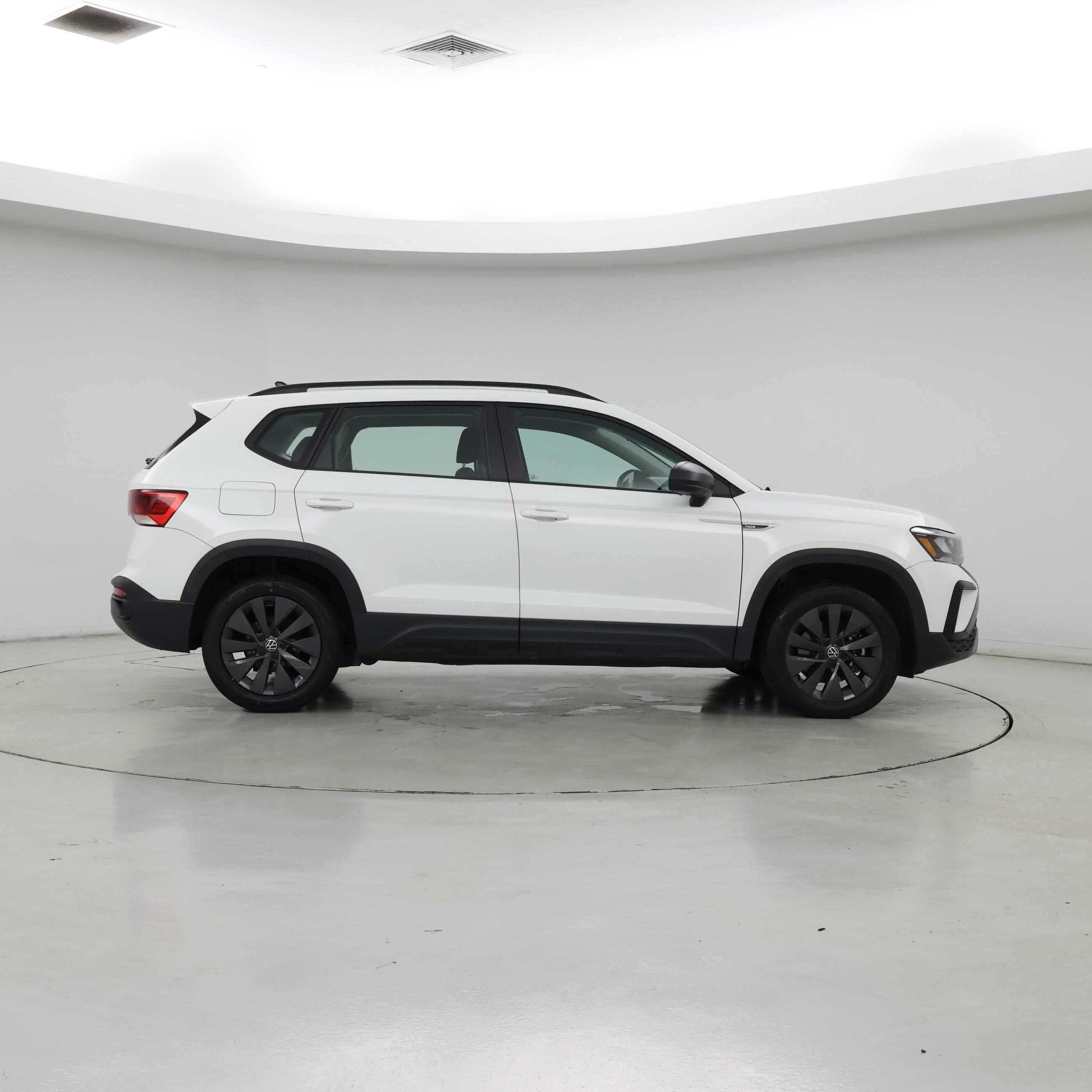 Thumbnail: 2023 Volkswagen Taos - 7