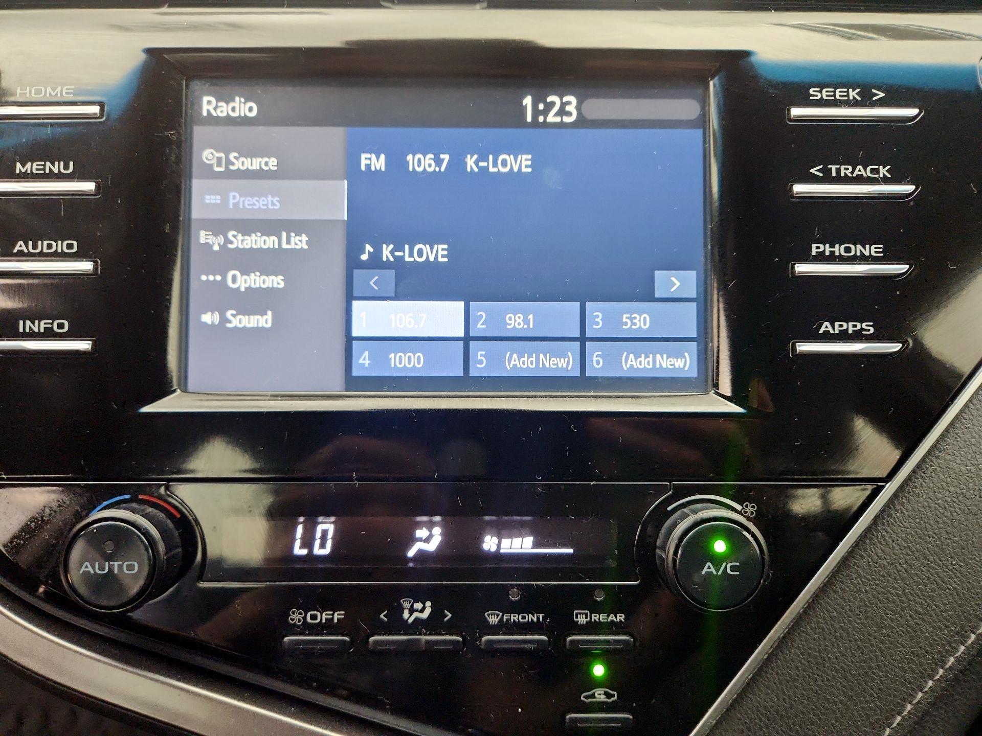 Thumbnail: 2018 Toyota Camry - 15