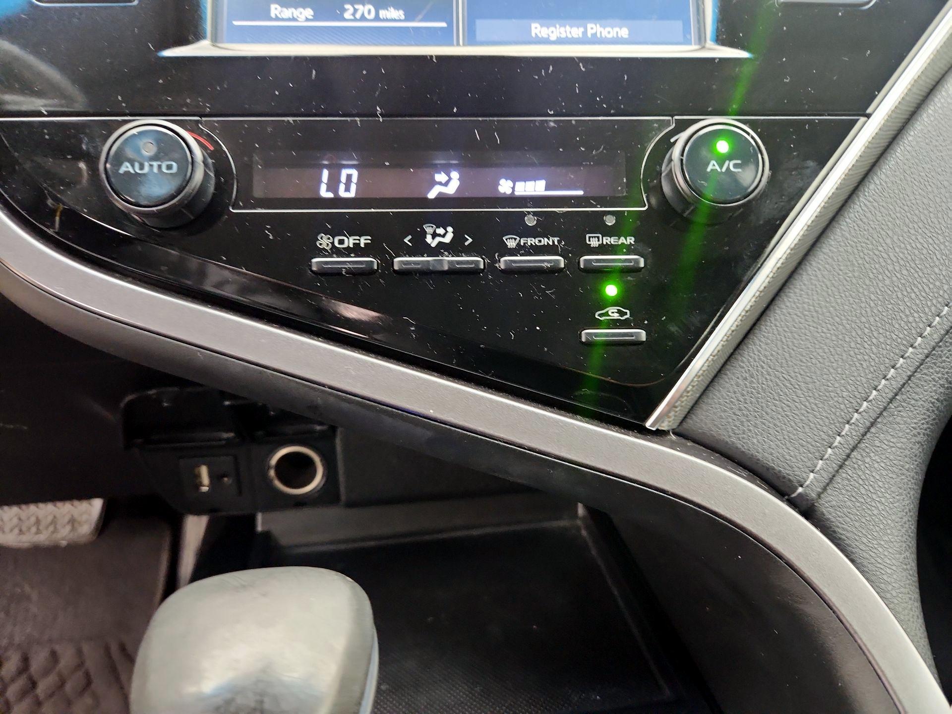 Thumbnail: 2018 Toyota Camry - 16