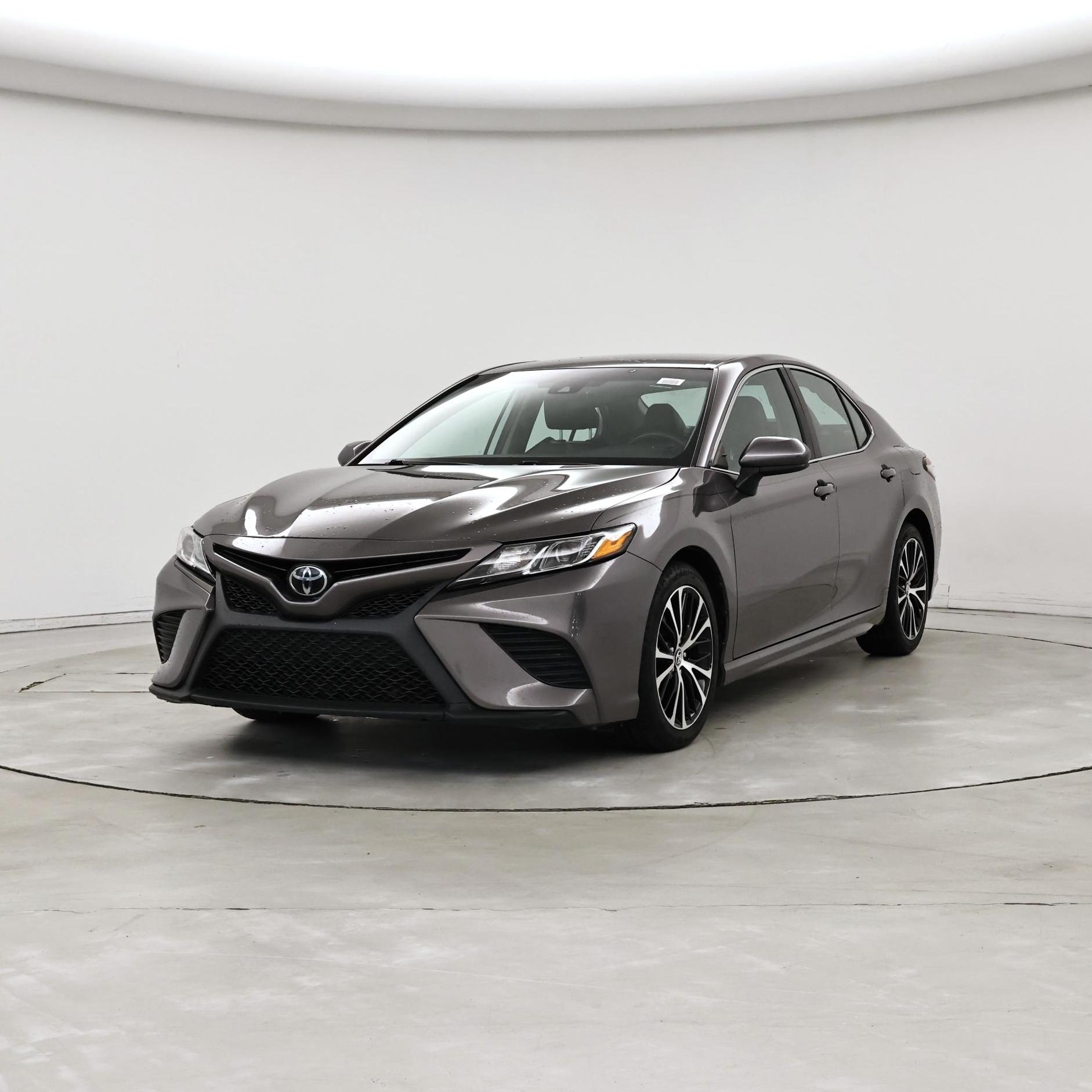 Thumbnail: 2018 Toyota Camry - 4