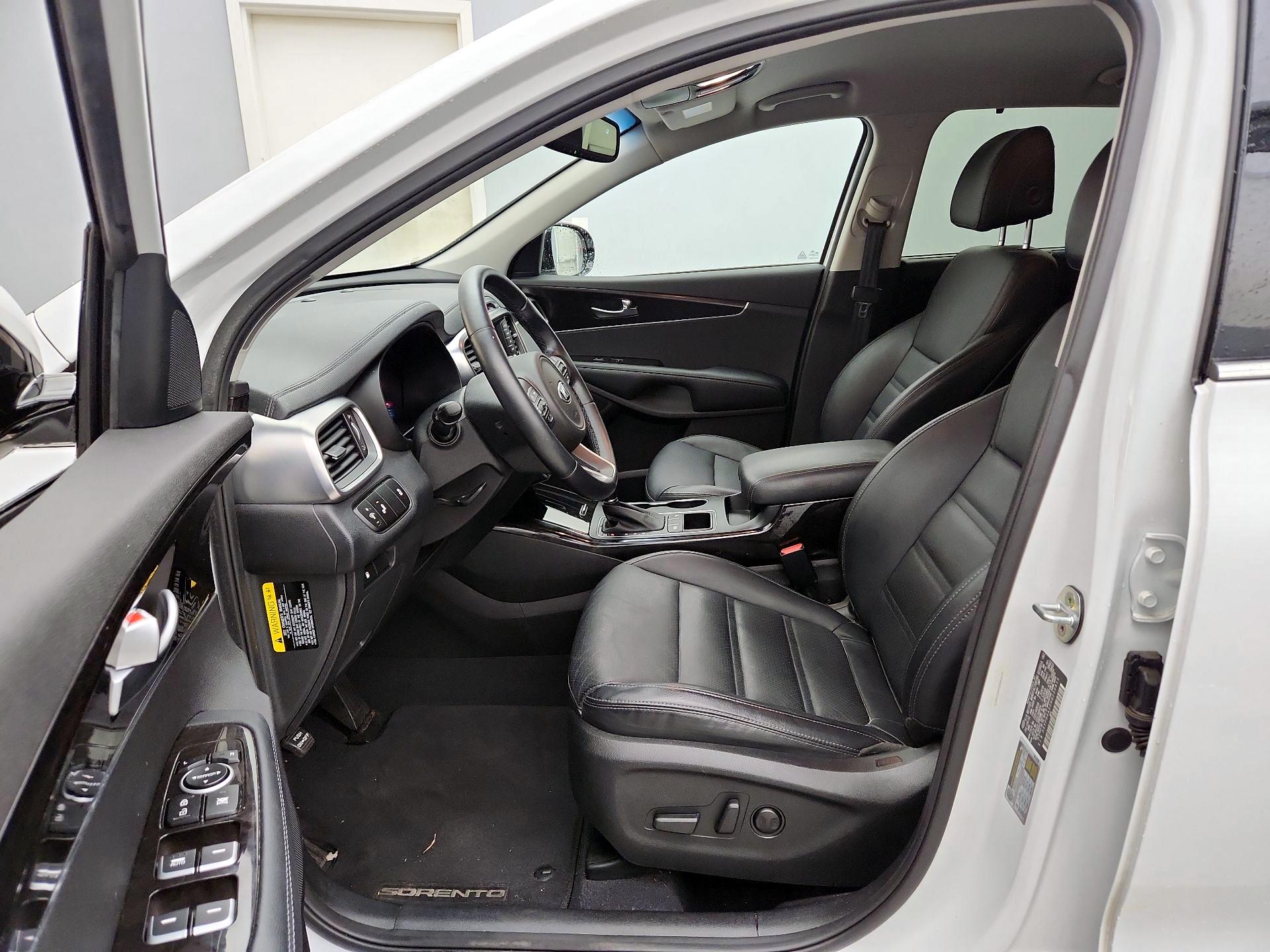 Thumbnail: 2017 Kia Sorento - 11