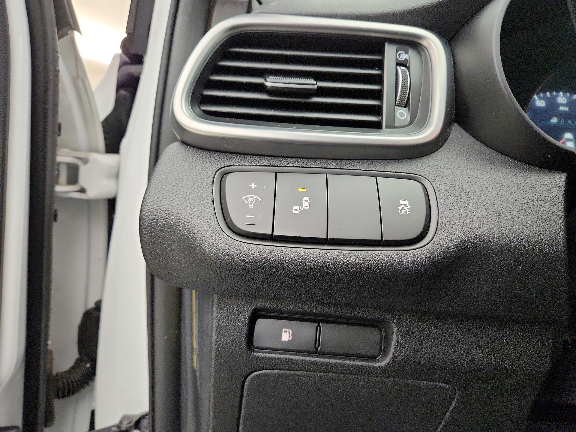 Thumbnail: 2017 Kia Sorento - 13