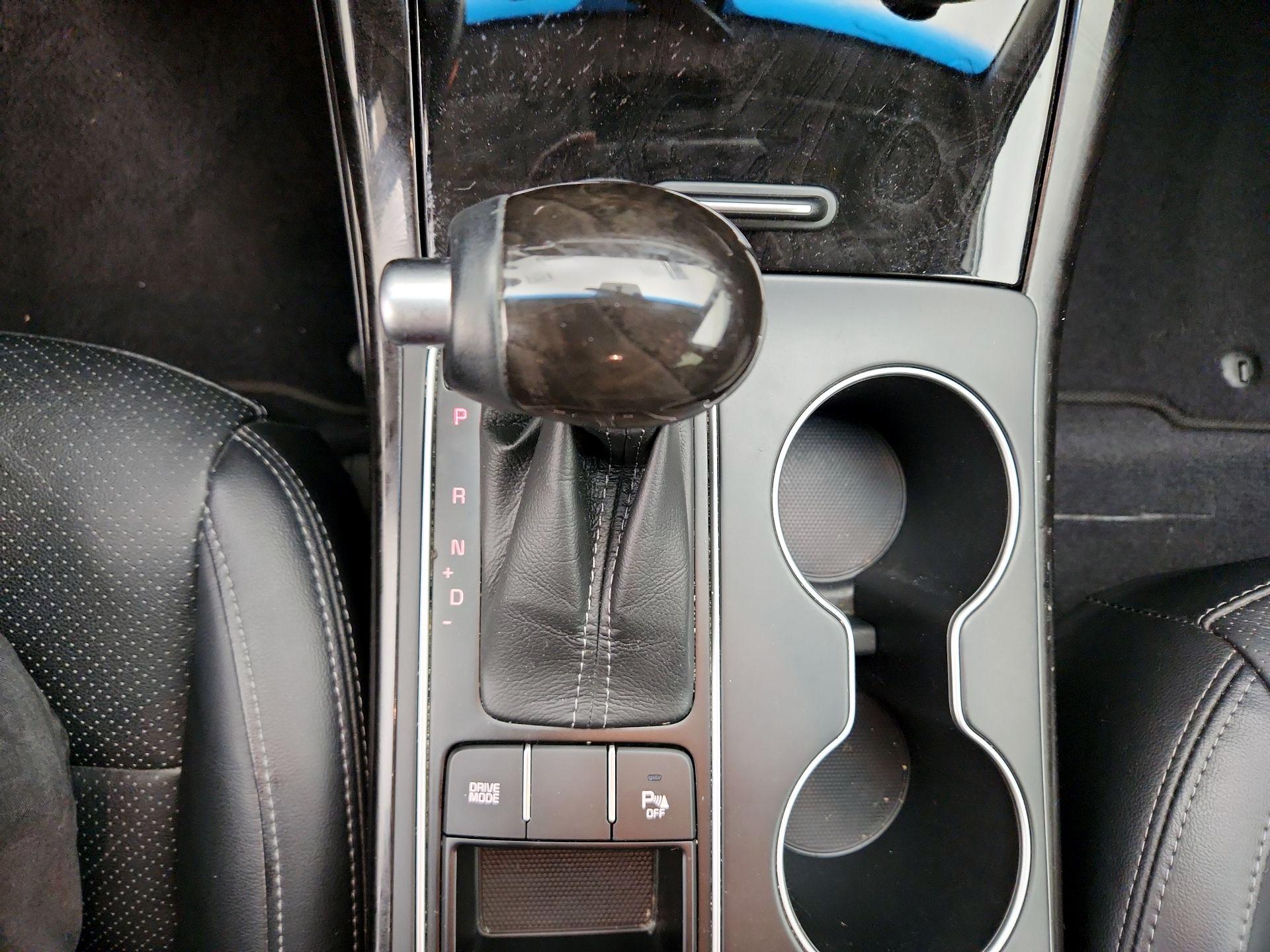 Thumbnail: 2017 Kia Sorento - 17