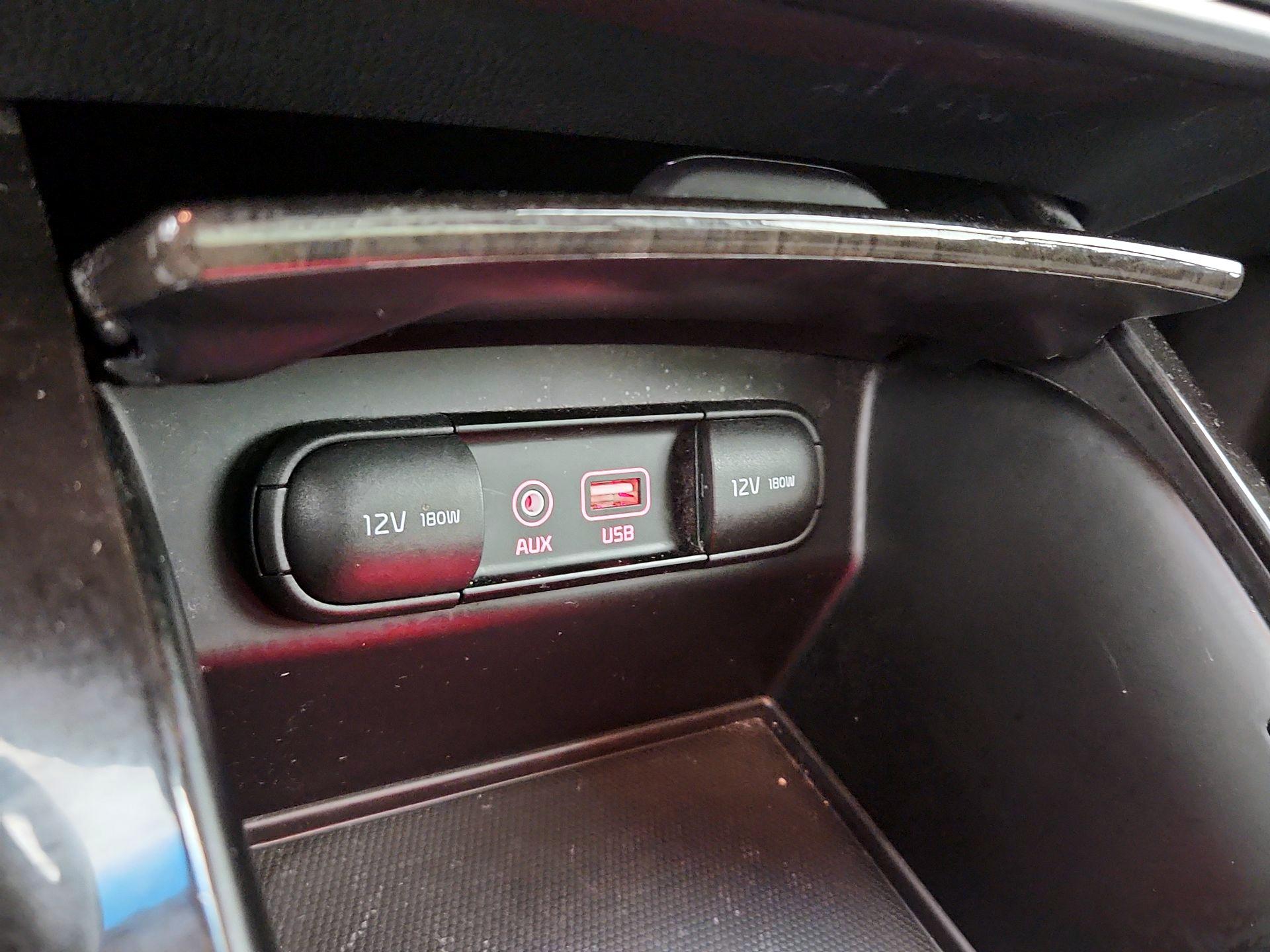 Thumbnail: 2017 Kia Sorento - 18