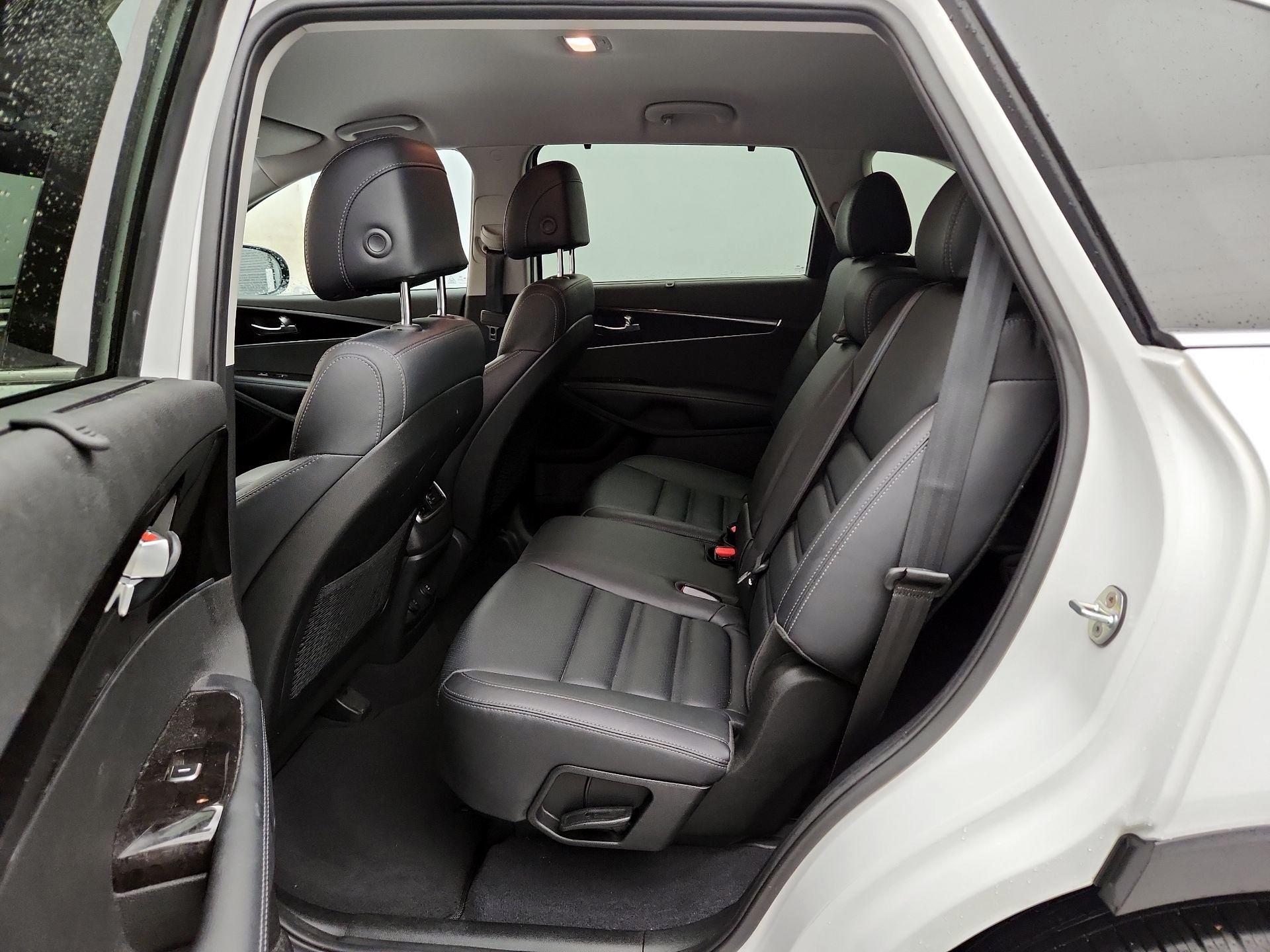 Thumbnail: 2017 Kia Sorento - 19