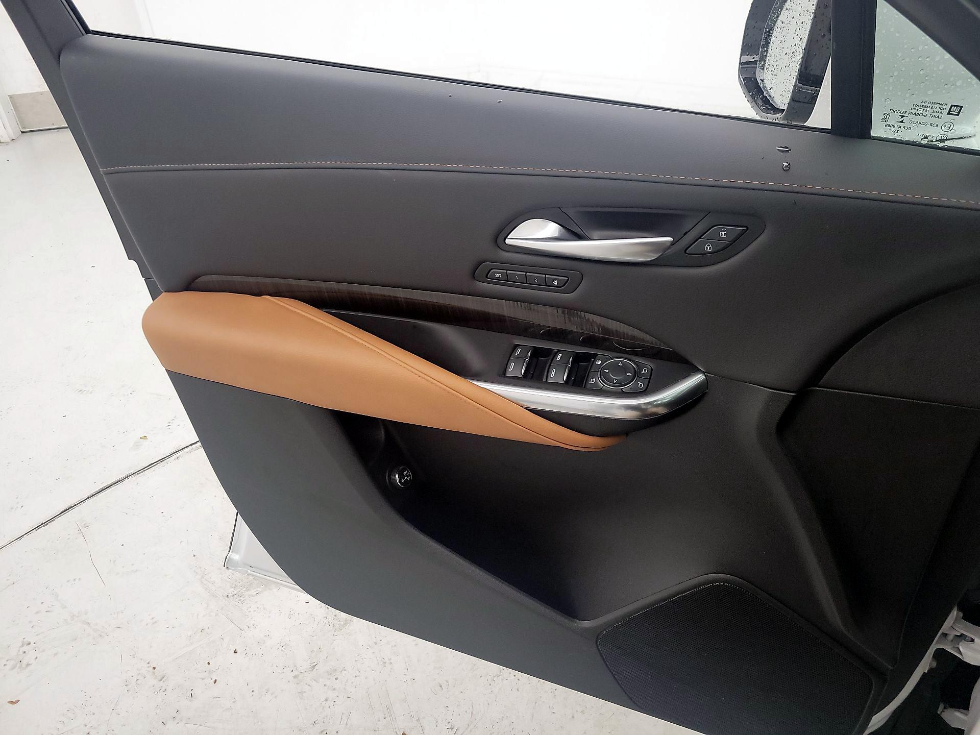 Thumbnail: 2023 Cadillac XT4 - 12