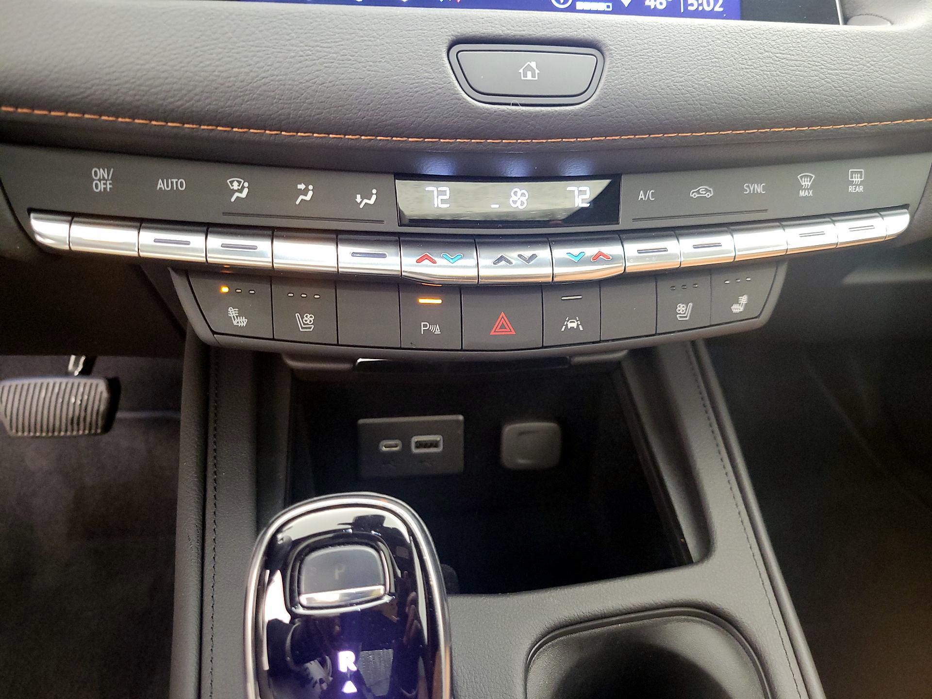 Thumbnail: 2023 Cadillac XT4 - 16