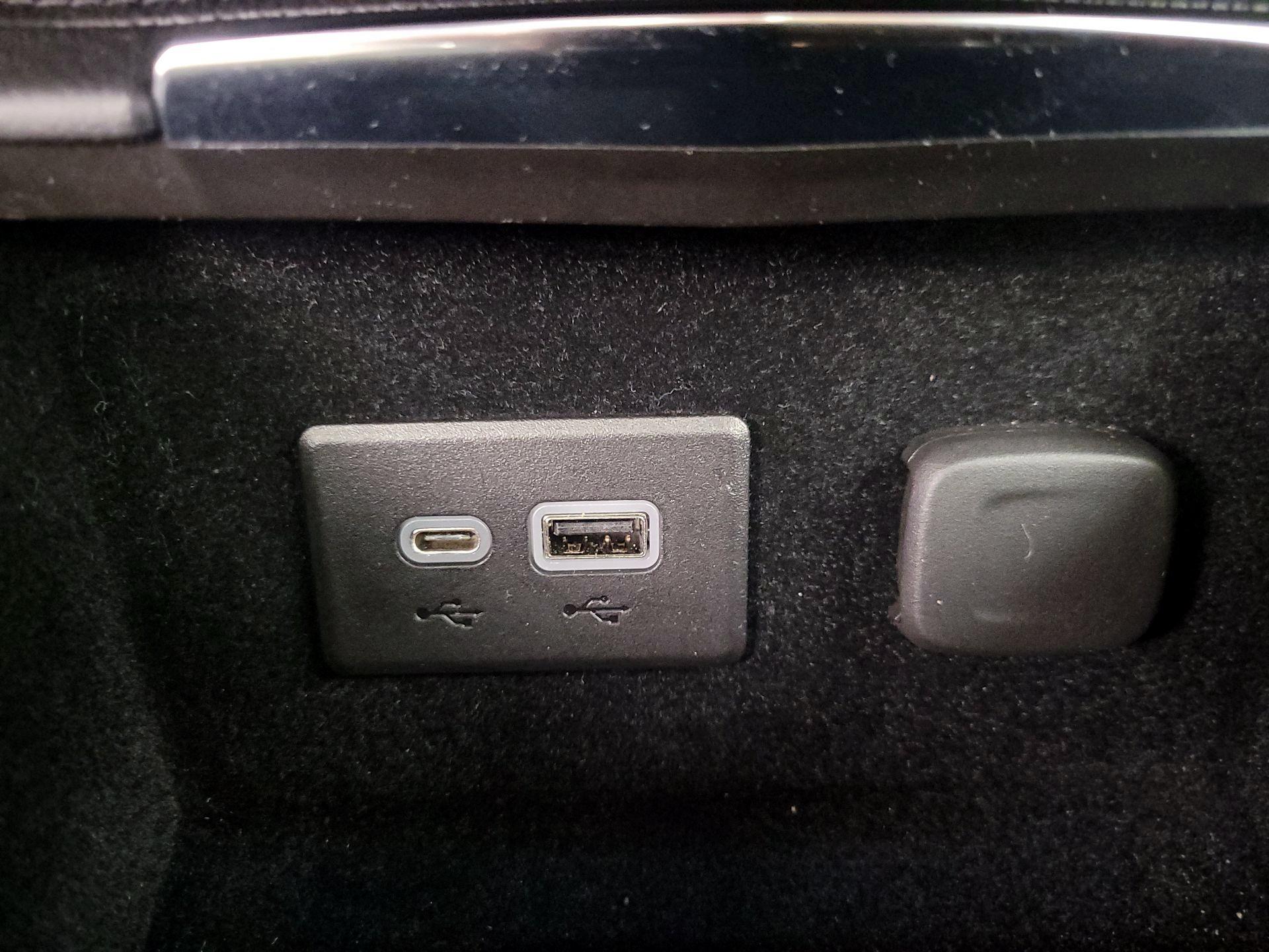 Thumbnail: 2023 Cadillac XT4 - 18