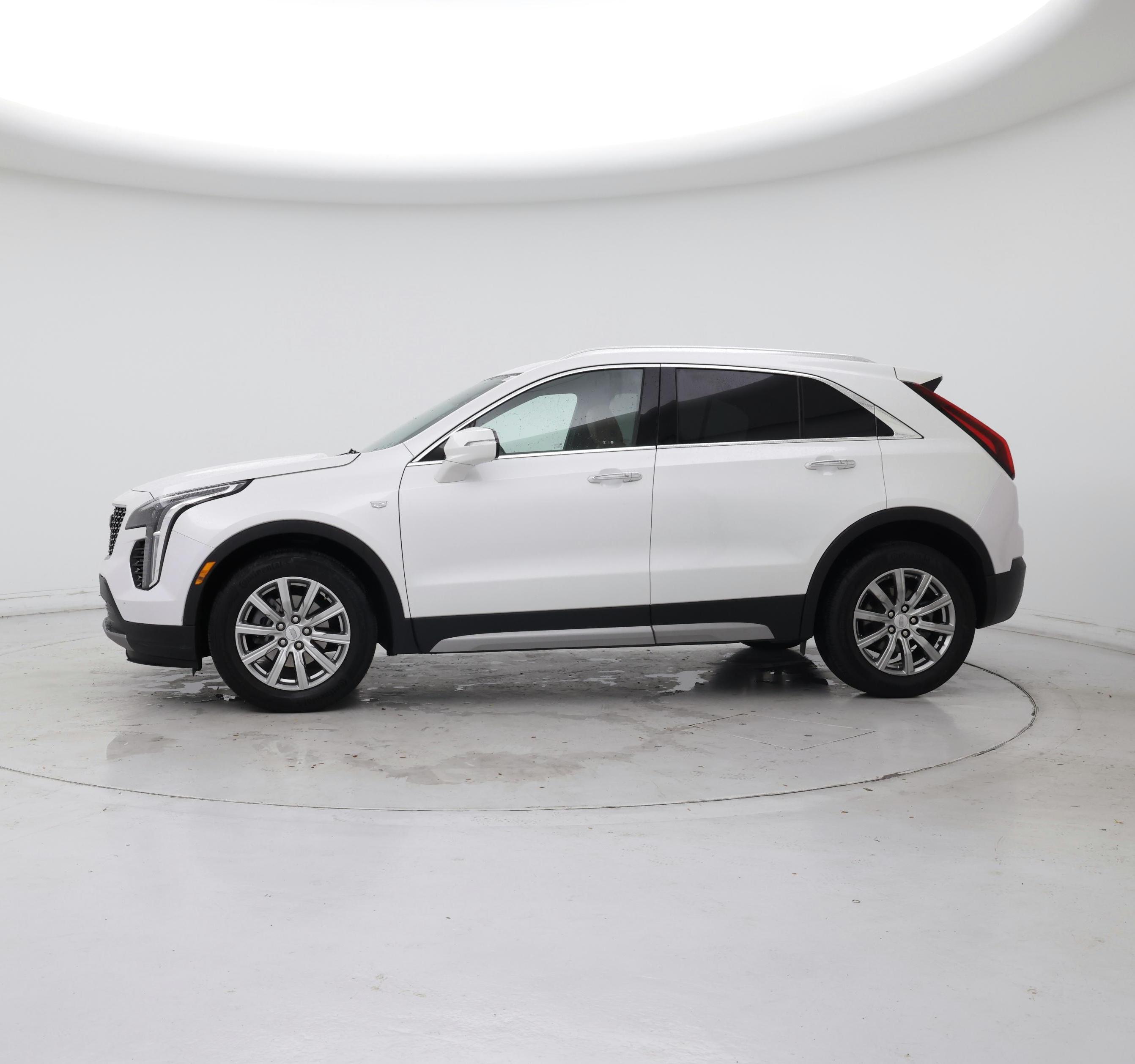 Thumbnail: 2023 Cadillac XT4 - 3
