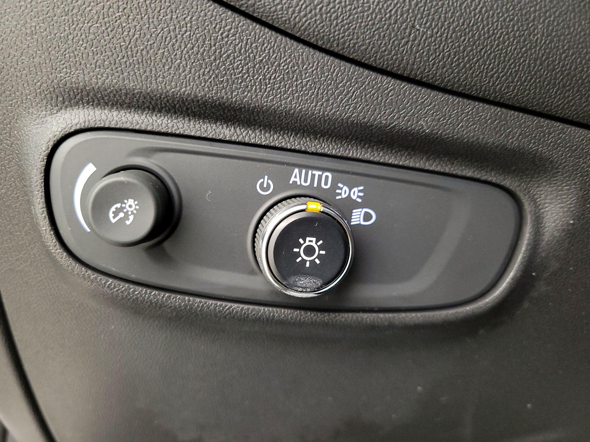 Thumbnail: 2022 Chevrolet Equinox - 13