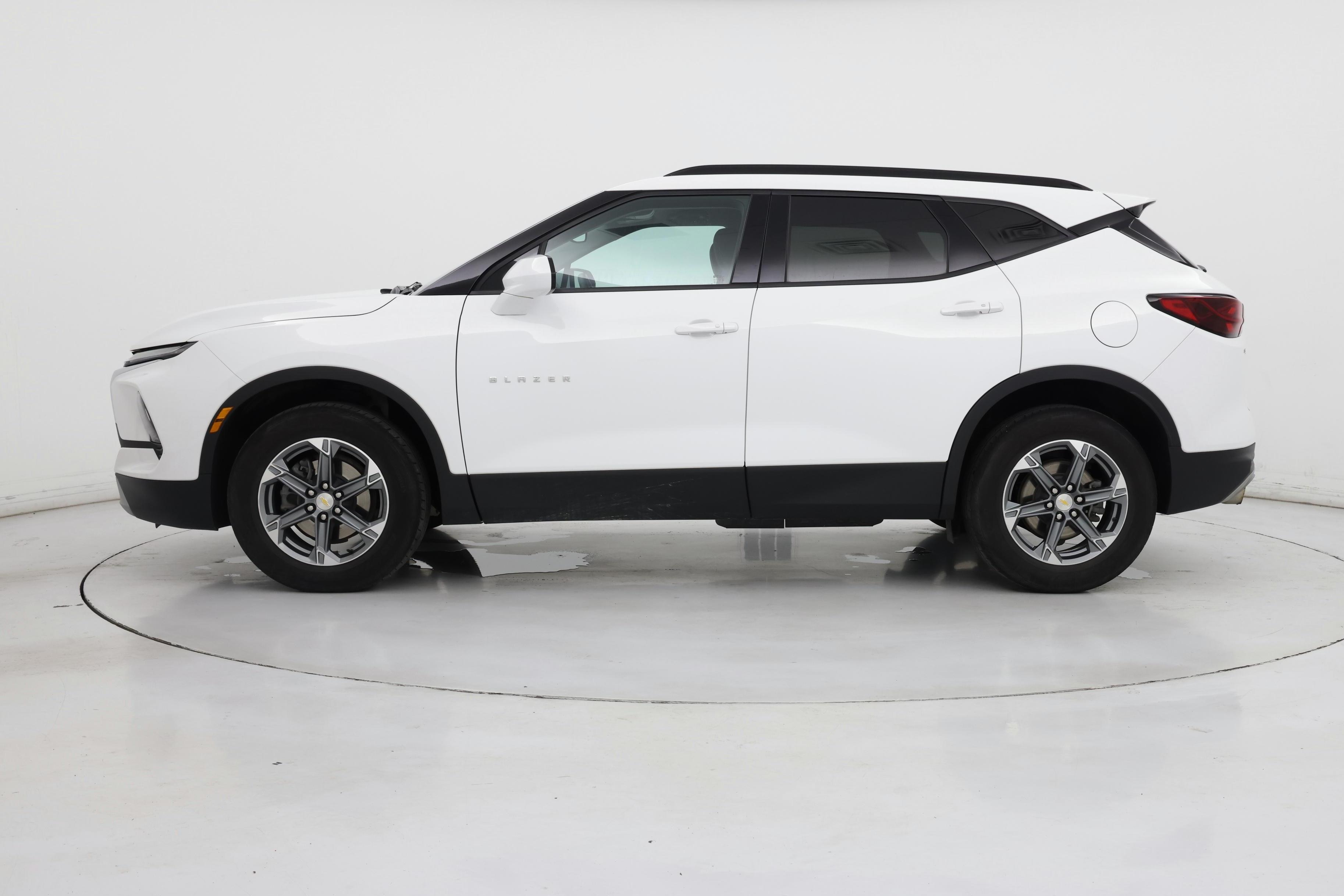 Thumbnail: 2023 Chevrolet Blazer - 3